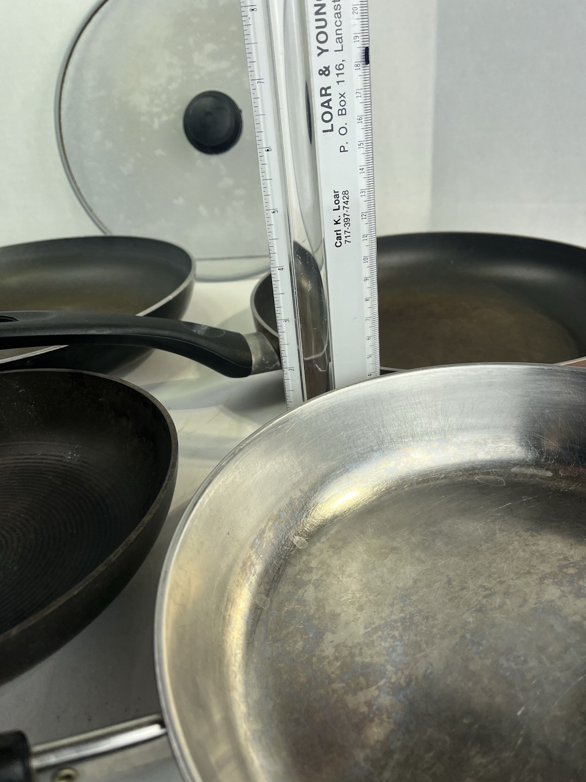 Four Piece Frying Pans Plus Screen Lid See Pics For Sizes Y B