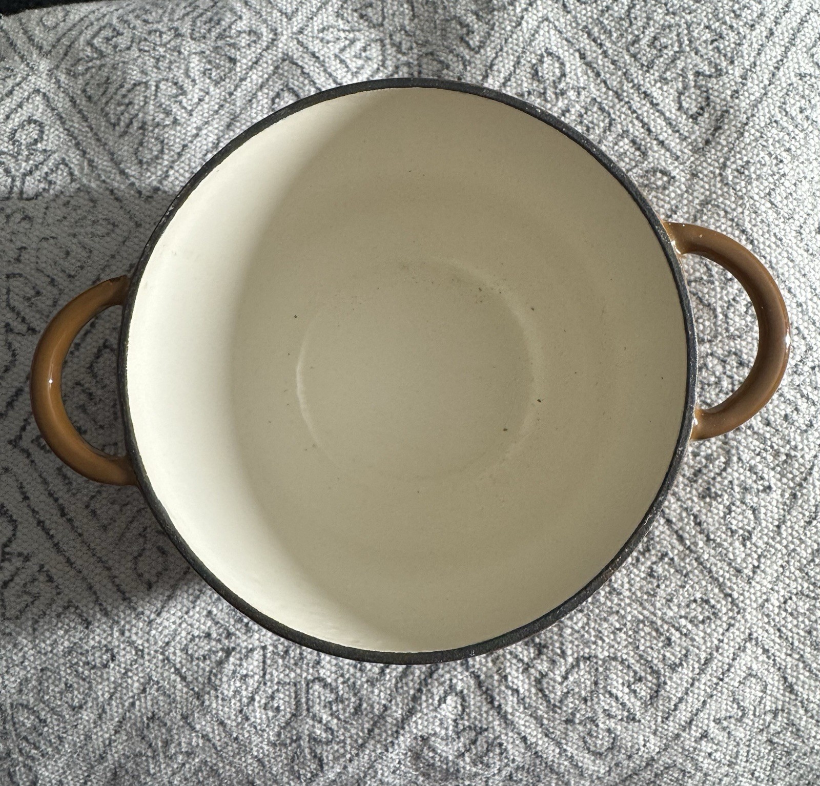 VTG Technique Brown Enamel Cast Iron Round Casserole 4+ qt Double Handle 450F