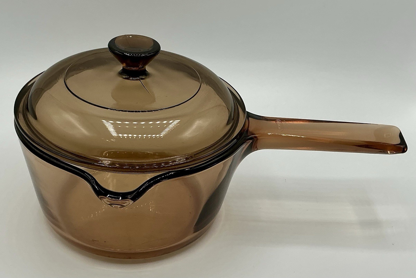Corning Ware Vision Amber Glass 1 Liter Sauce Pot Pyrex Lid Pour Spout USA EUC
