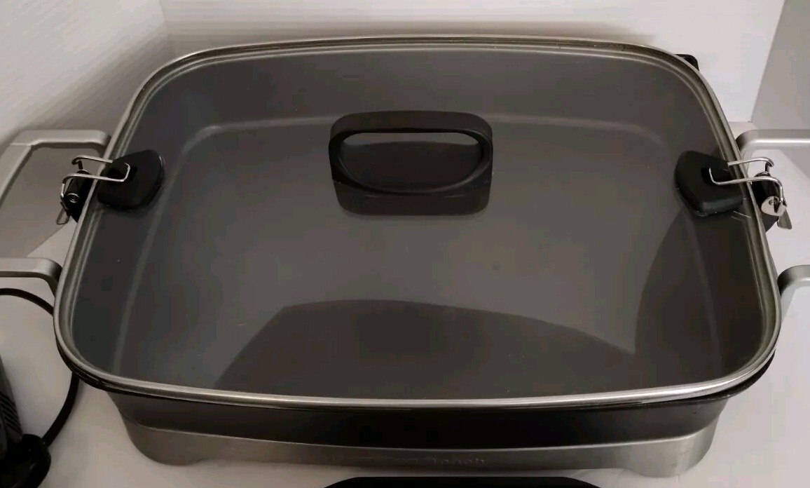 West Bend 15″ X12″Inch 2″X 3/4″ Deep,Non-stick Electric Skillet In Great Cond.