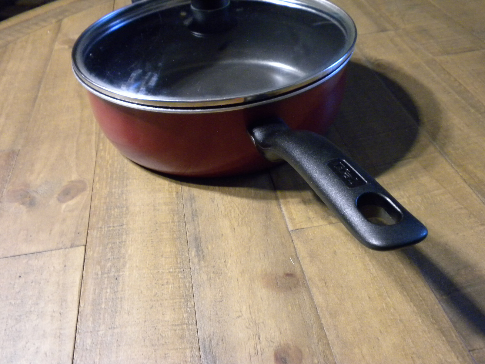 Large 11″ x 3-1/2″ T-Fal Tfal Red 2 Handle Pan With Clear Glass Vent Hole Lid
