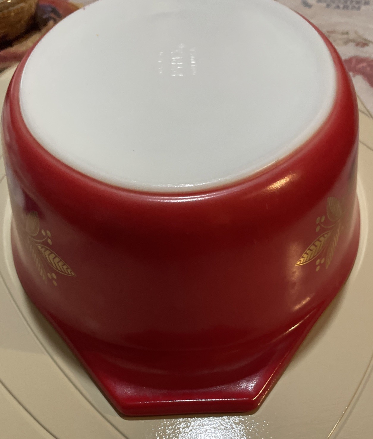 Vintage Pyrex Golden Poinsettia 045 2.5 Qt Oval Casserole Dish with Lid 945C