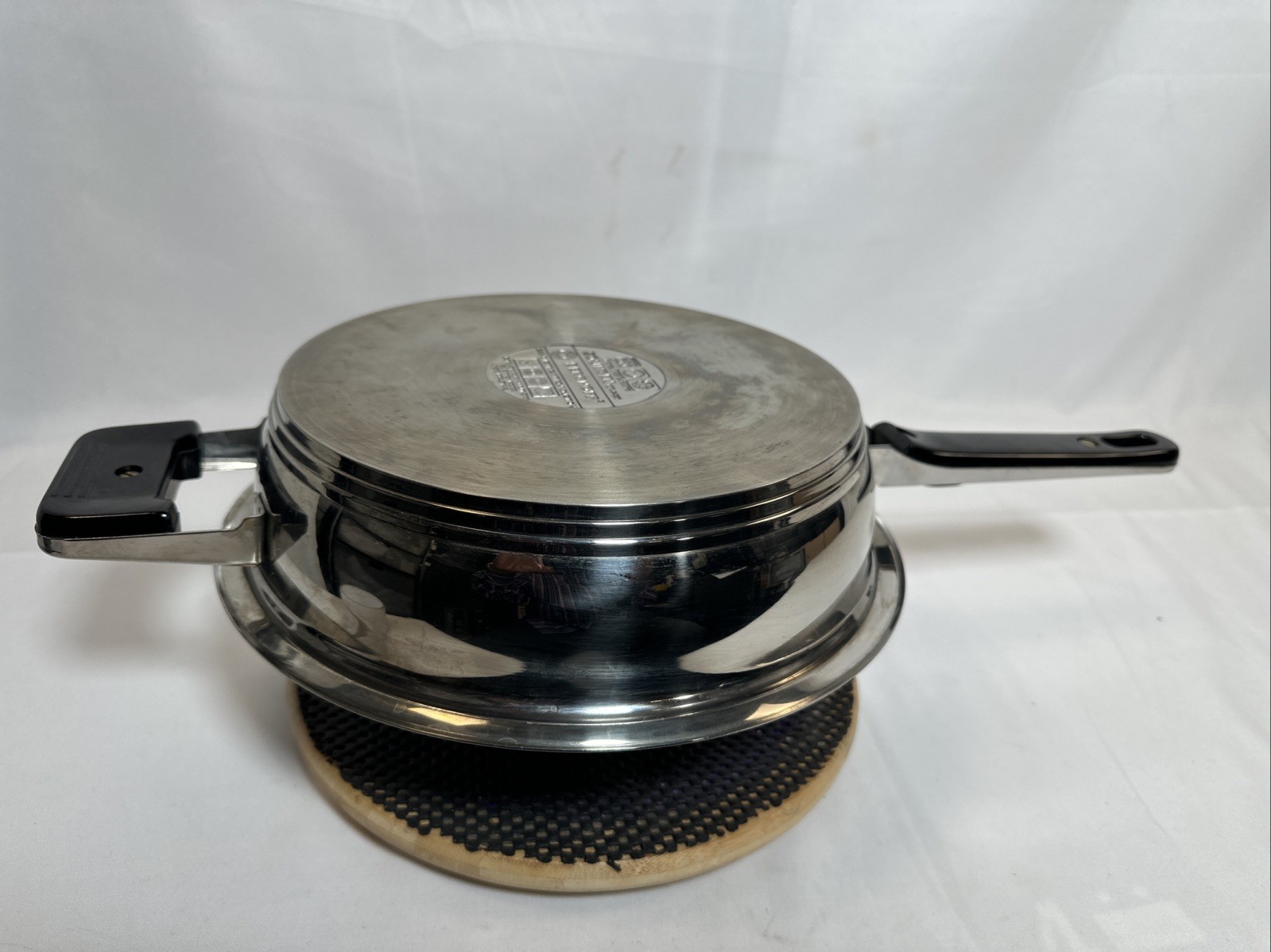 BergHOFF TFK 10 inch 18/10 Stainless frying pan W/“smart thermo knob” lid