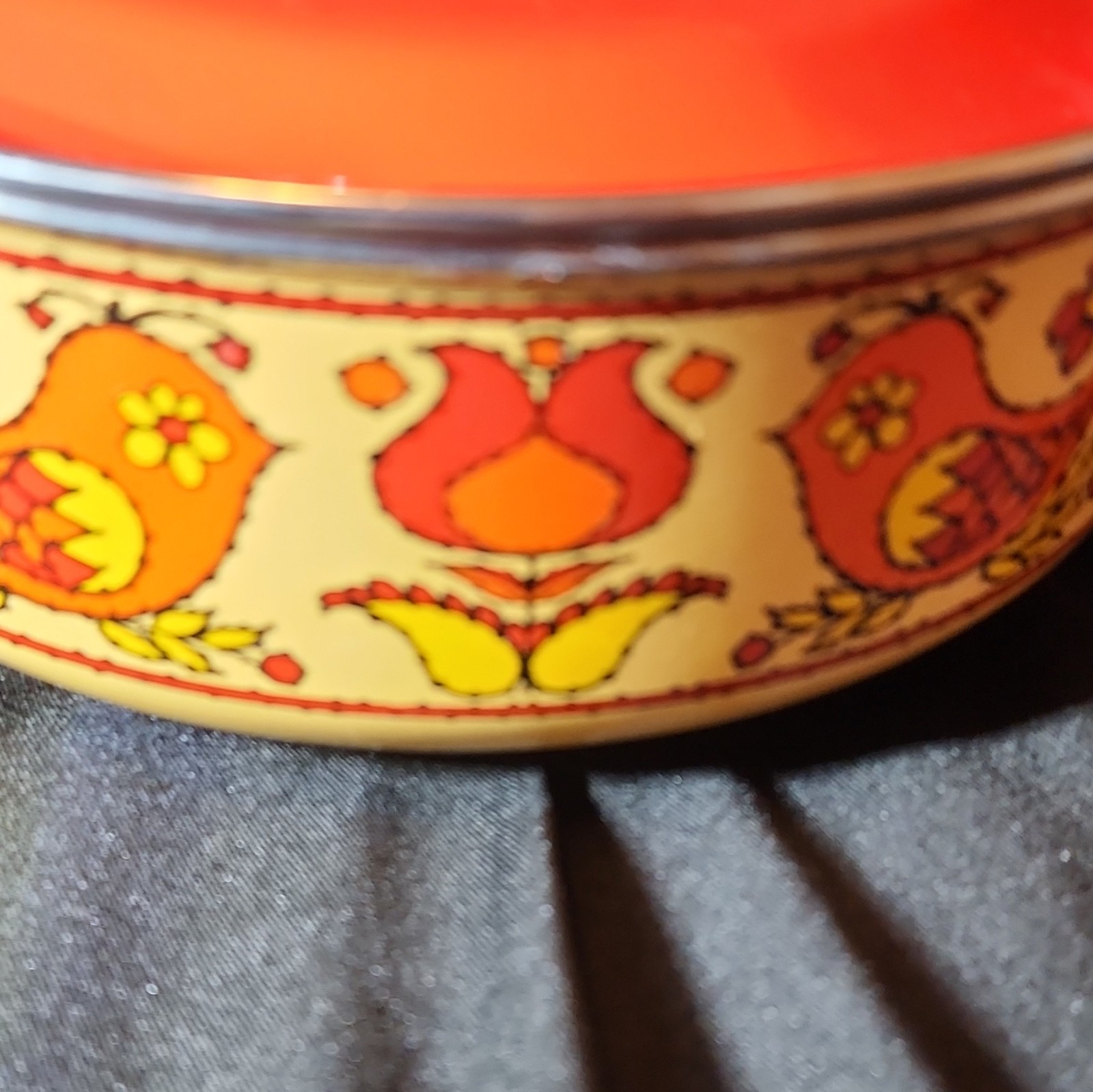 Round Enamel Casserole Dish w/ Lid, Double Handles, Orange Floral Bird, 2 qt