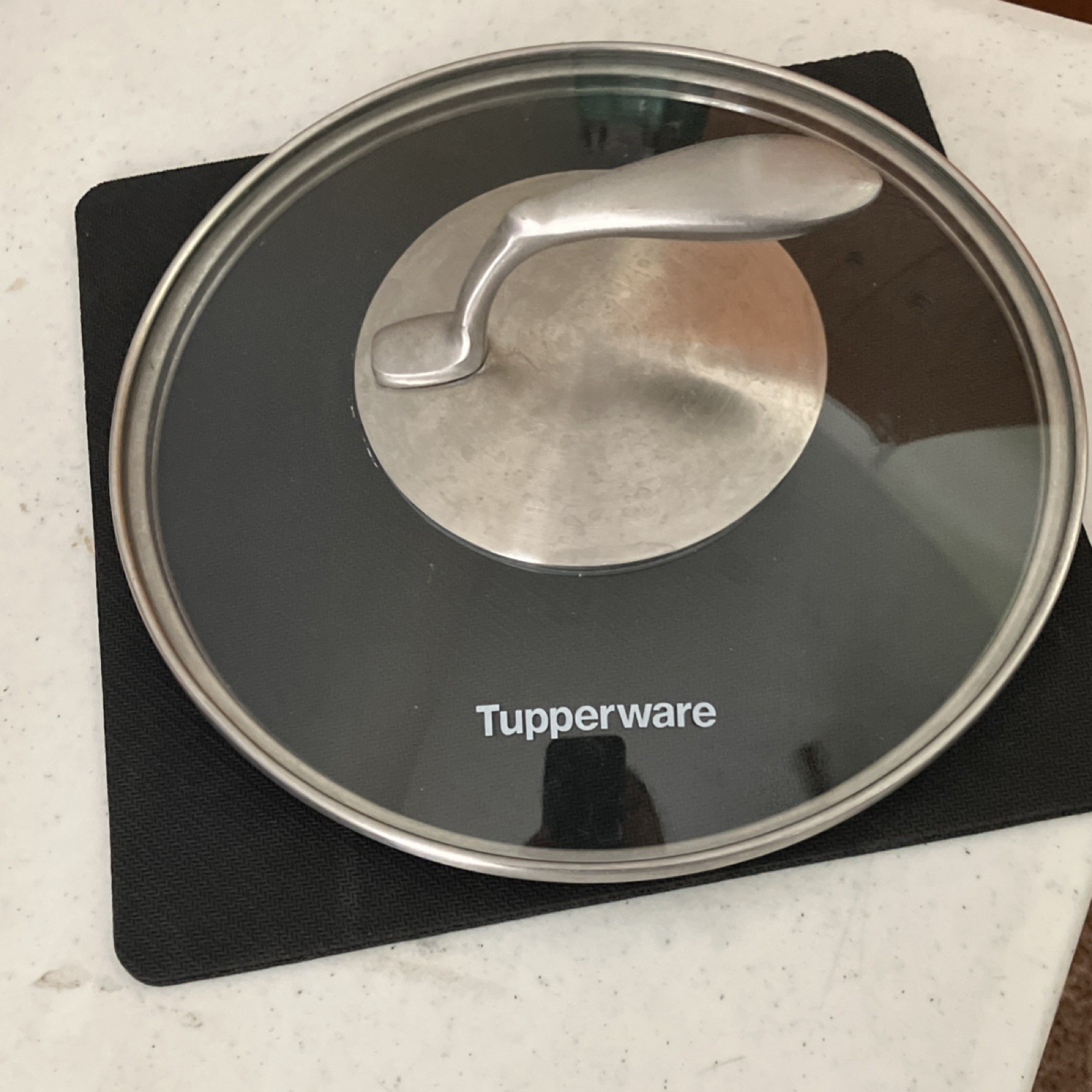 Tupperware Chef glass lid only to fit 8 inch pan, measures 7 3/4 inches