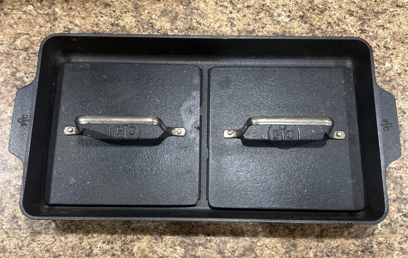 Pampered Chef Nonstick Double Burner Grill with 2 Cast Iron Presses