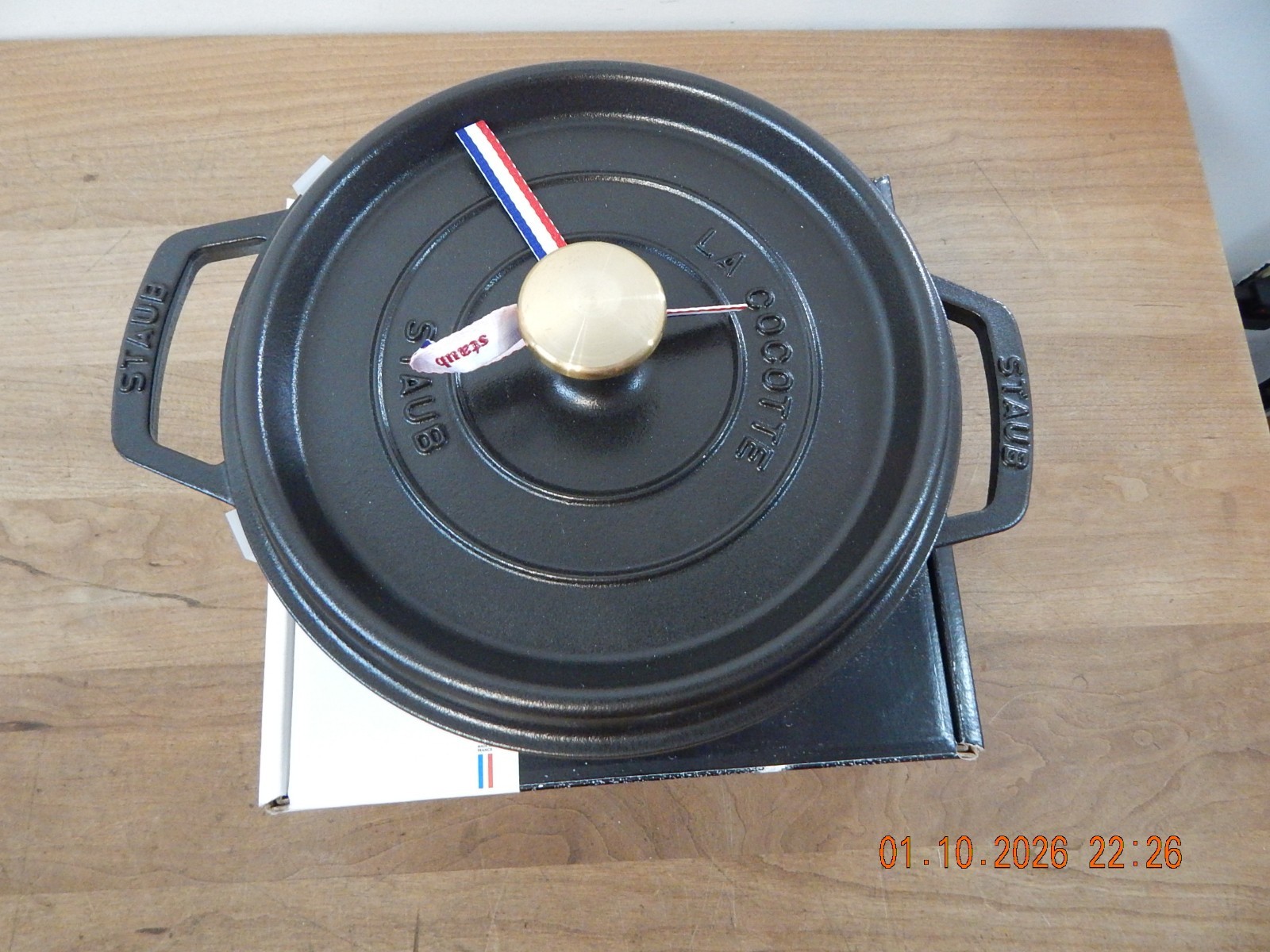 Staub Cast Iron 2.75 qt Round Cocotte – Matte Black, Made in France 1102225 NEW