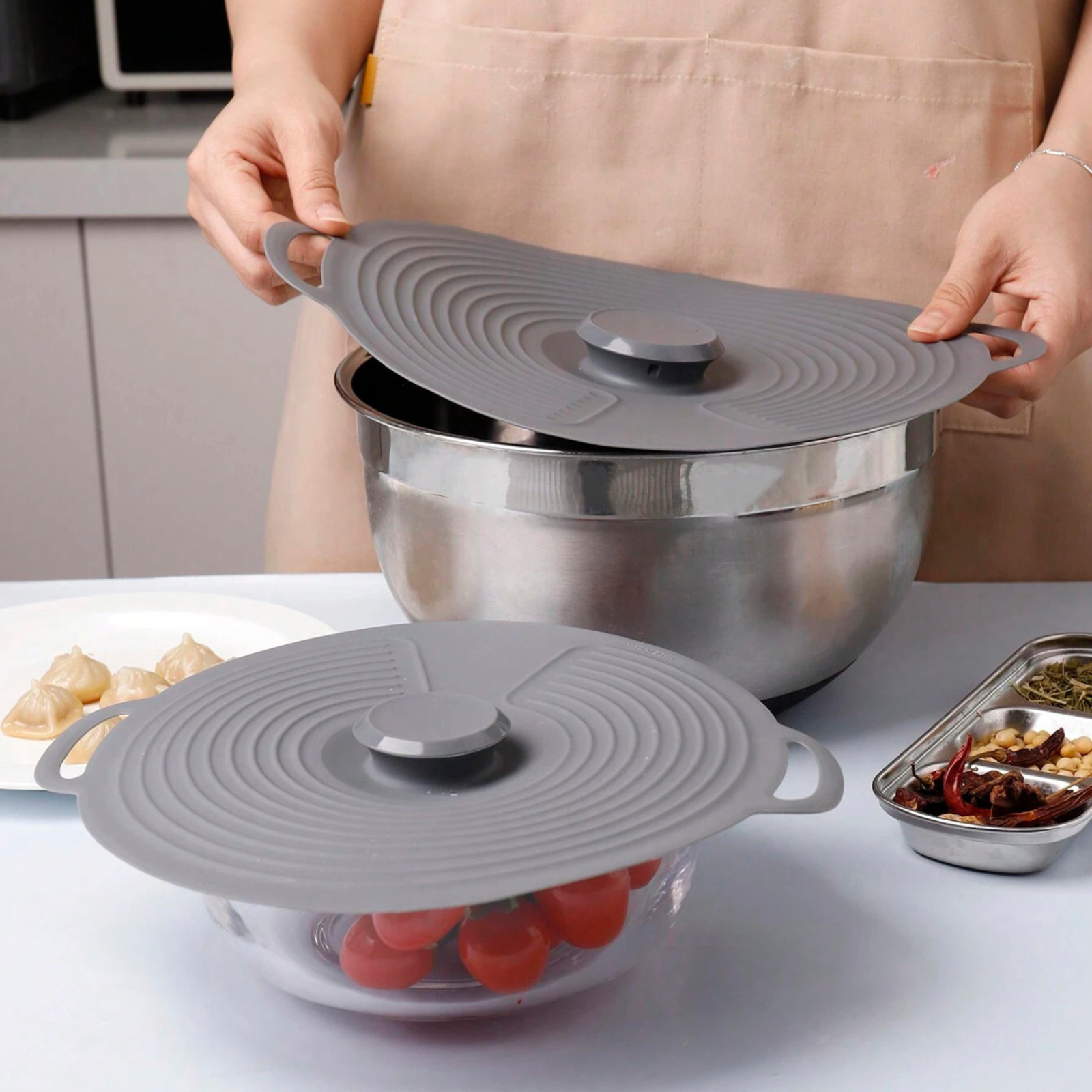1Pc Silicone Foldable Reusable Lid with Handle for Pots and Pans Heat Resistant