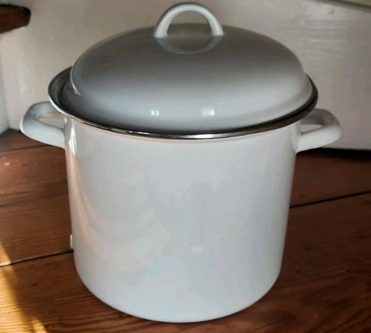 White Enamelware Silver Trim Stock Pot with Handles 6 Qt 12 X8 Farmhouse