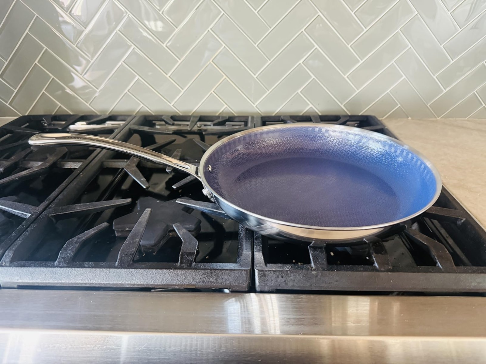 Viking 9.5″ Hybrid Plus 3-Ply Ceramic Nonstick Frying Pan