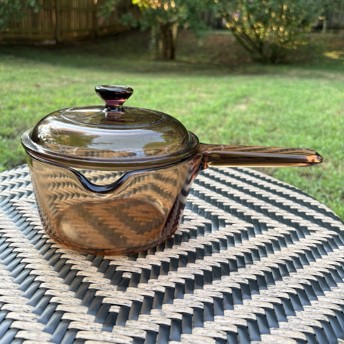 Visions Pyrex V-1-C Amber Glass Saucepan w/ Lid, Pour Spout Handle