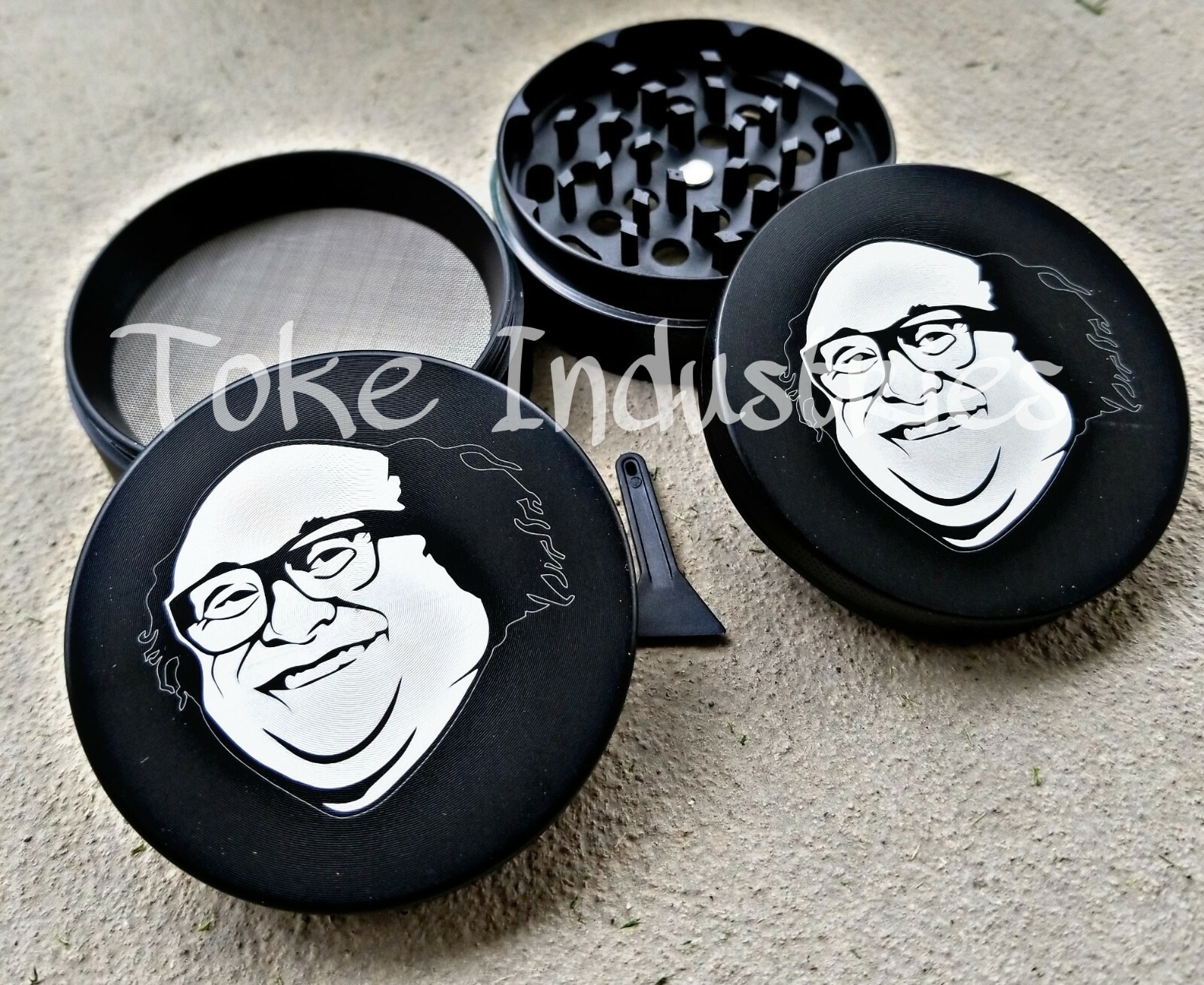 Frank Reynolds Its Always Sunny In Philadelphia Grinder Cooking Herbs Spices 2.5