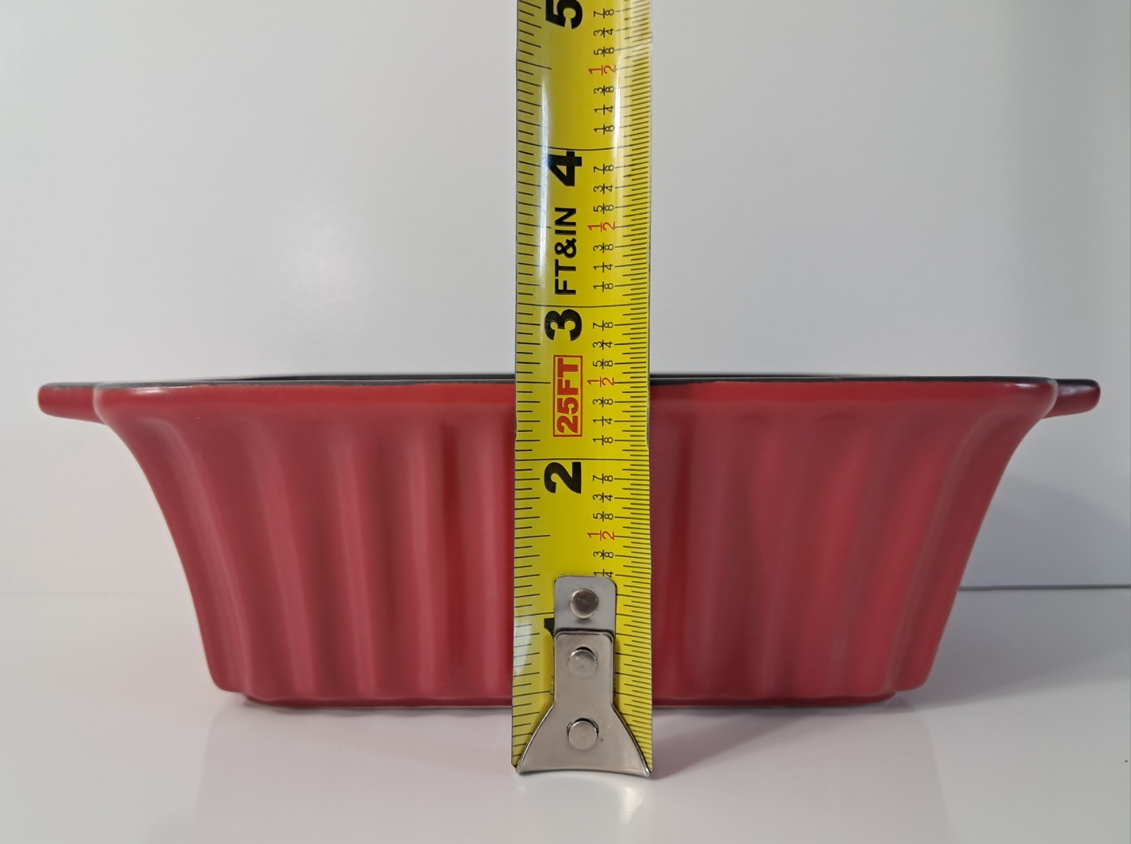 Crock-Pot Denhoff 8.5-inch Rectangular Stoneware Casserole Dish Red Matching Lid