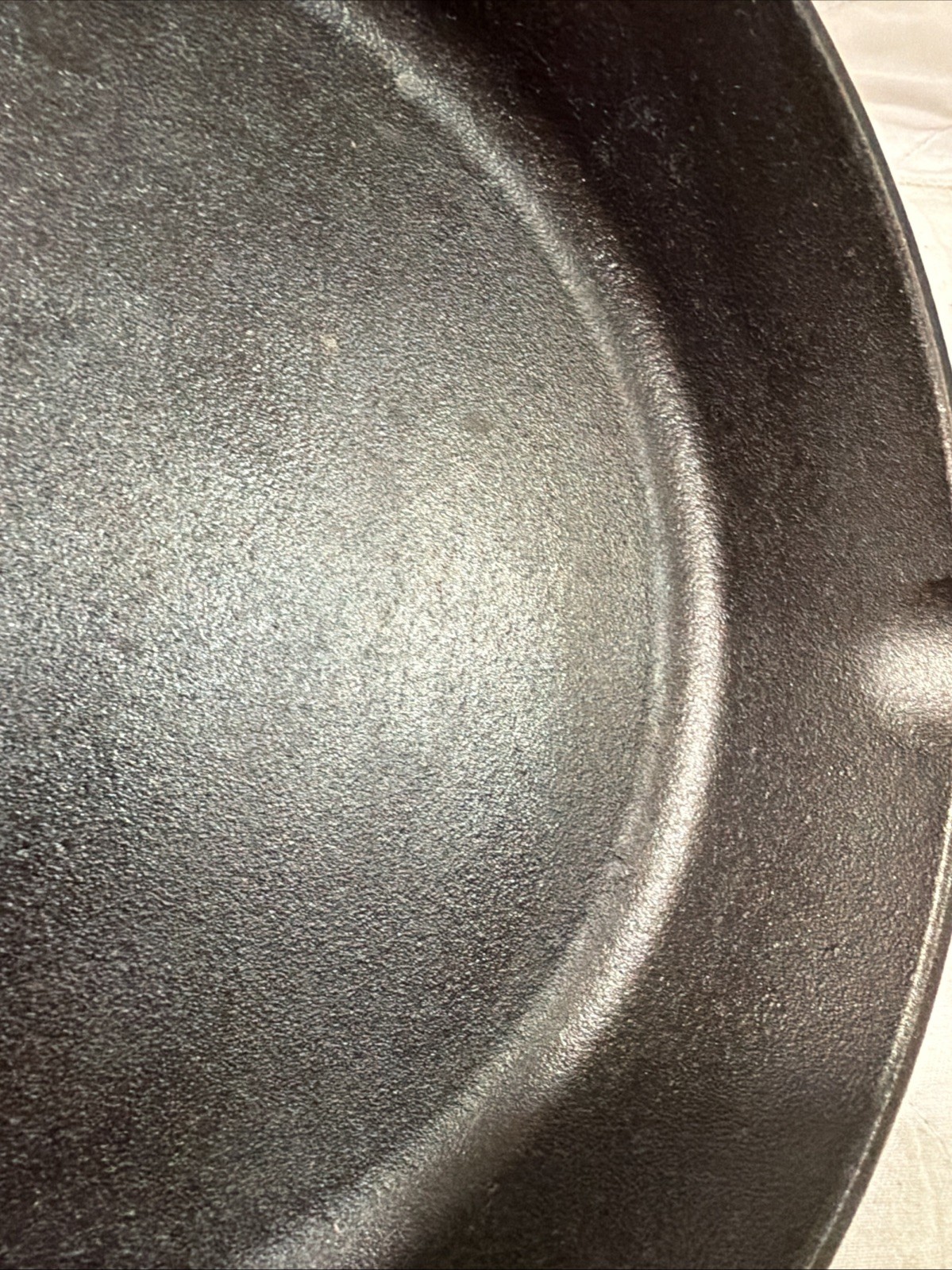 Lodge Wildlife Series-10.25″ Cast Iron Skillet with Deer Scene, 10.25″, Black