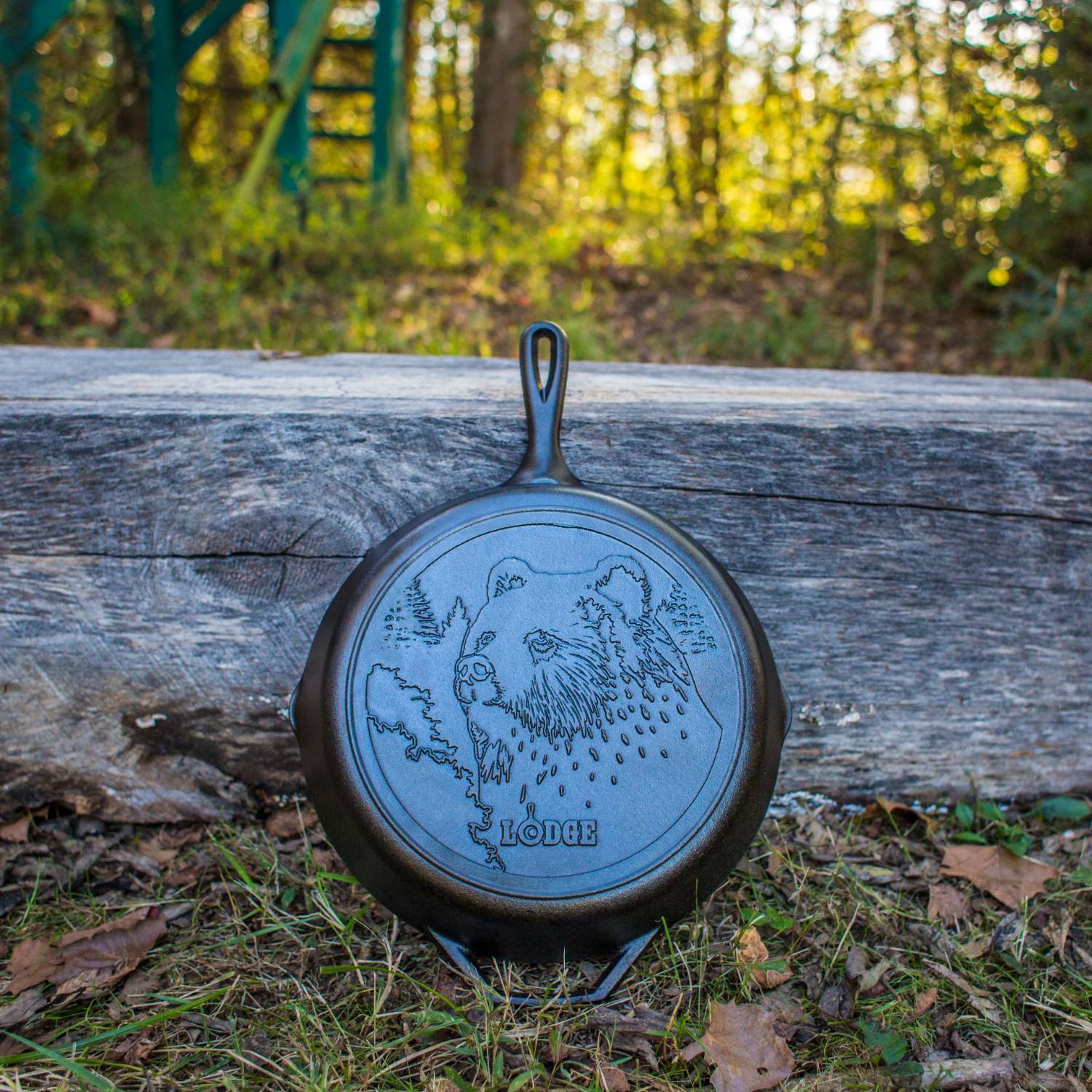 Lodge 12″ Skillet – Bear Design