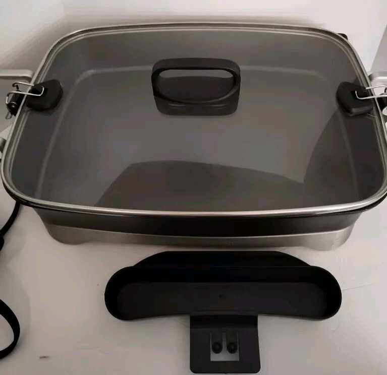 West Bend 15″ X12″Inch 2″X 3/4″ Deep,Non-stick Electric Skillet In Great Cond.