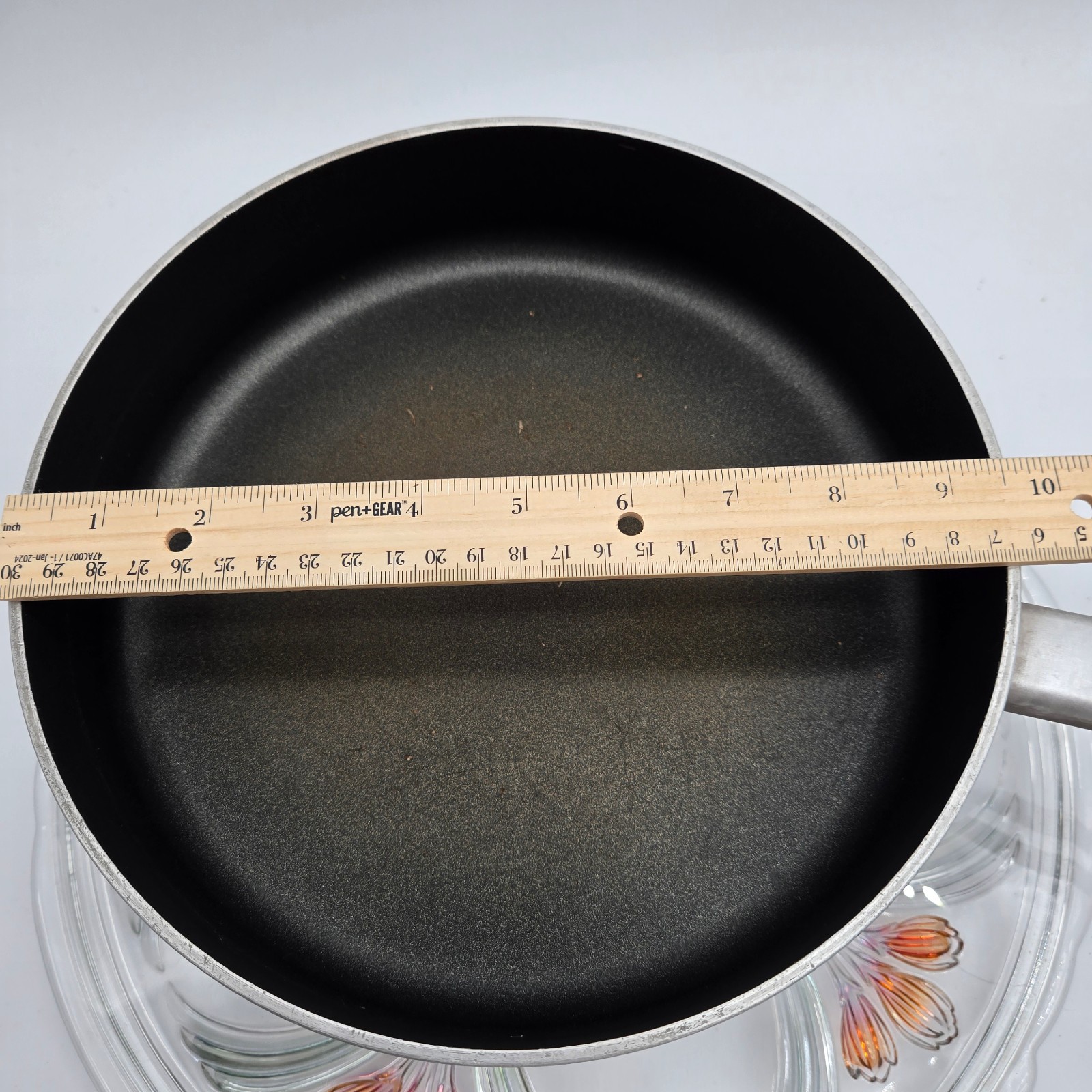 Chef’s Basic Non-Stick 2 1/4 In Deep 9 1/2 In Wide Frypan