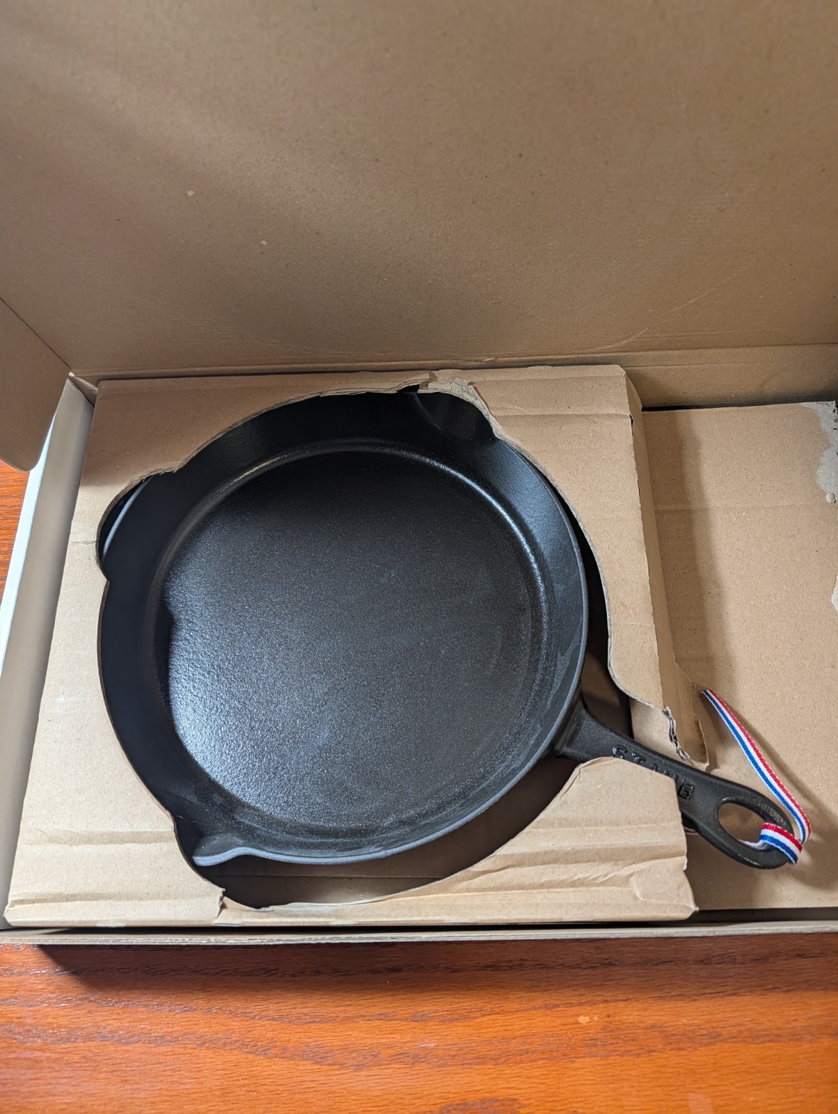 Staub 11″ Cast Iron Skillet Fry Pan 28cm Black Enameled Made in France New