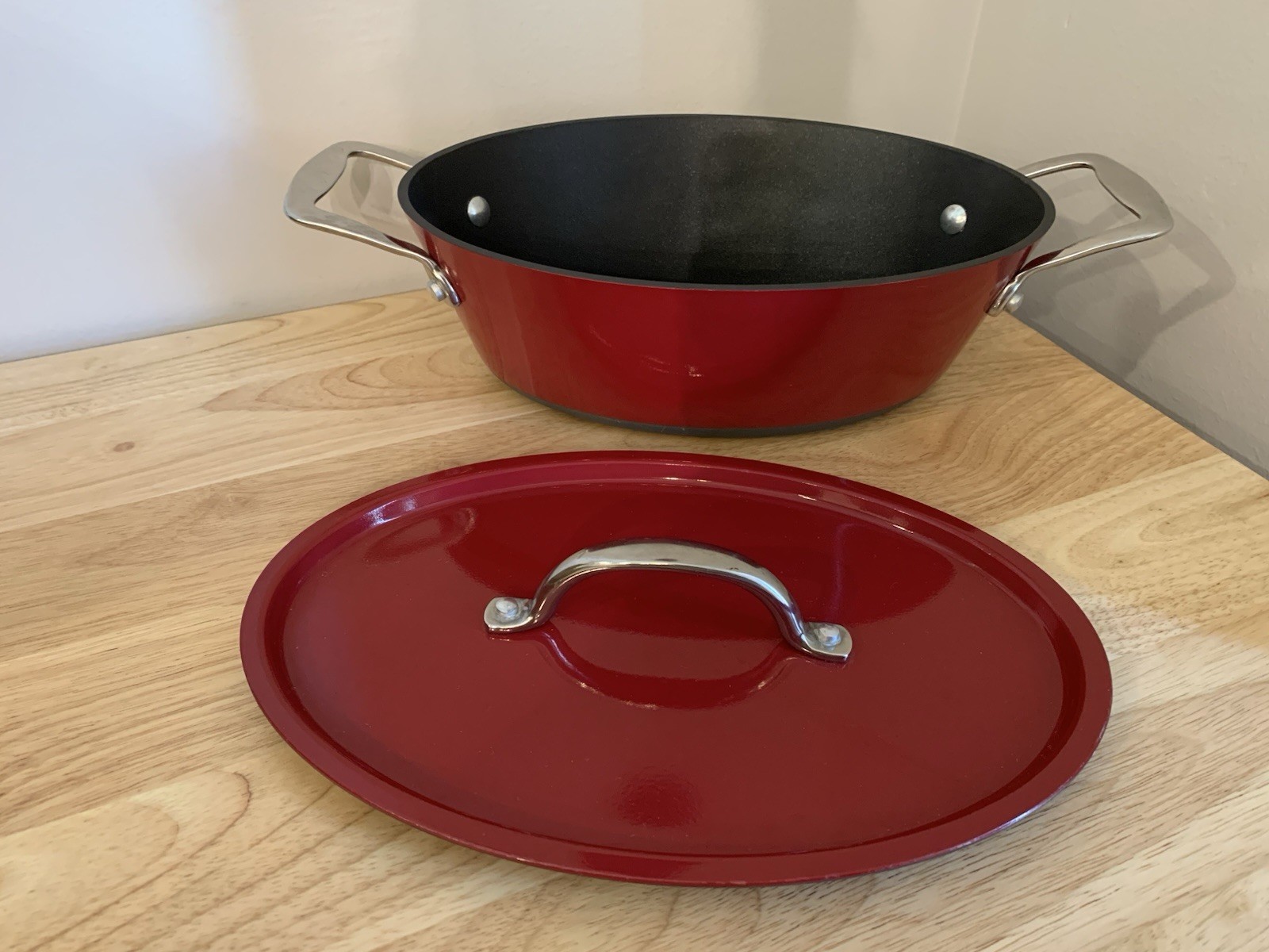 Technique Hard-Anodized Nonstick 3 Qt Oval Pan with Handles and Lid-Red-New