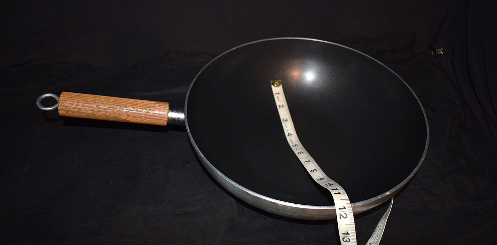 Mirro Aluminum Non-Stick Pan / Skillet ~ 12″ Diameter x 3.5″ Deep ~ No Lid