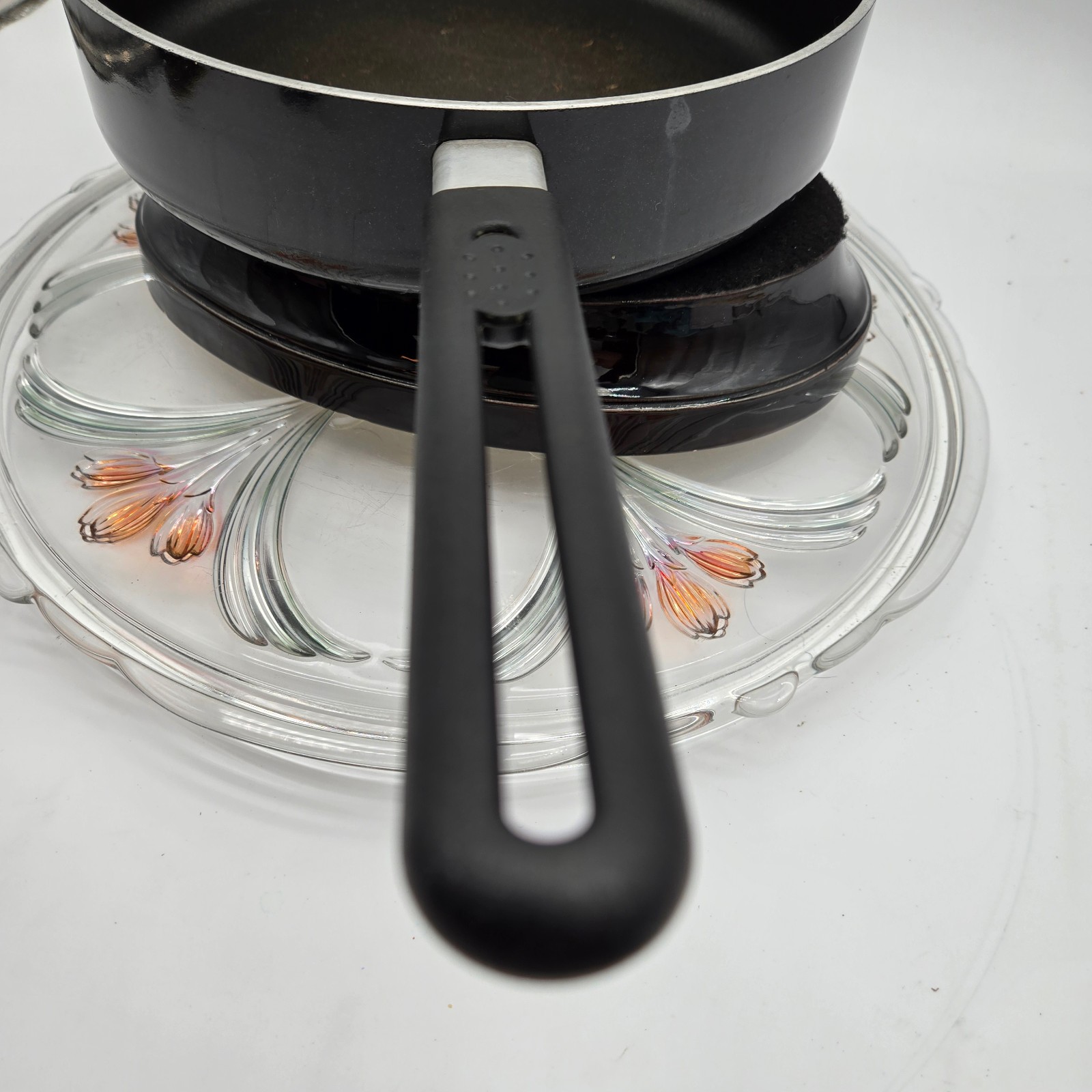Chef’s Basic Non-Stick 2 1/4 In Deep 9 1/2 In Wide Frypan