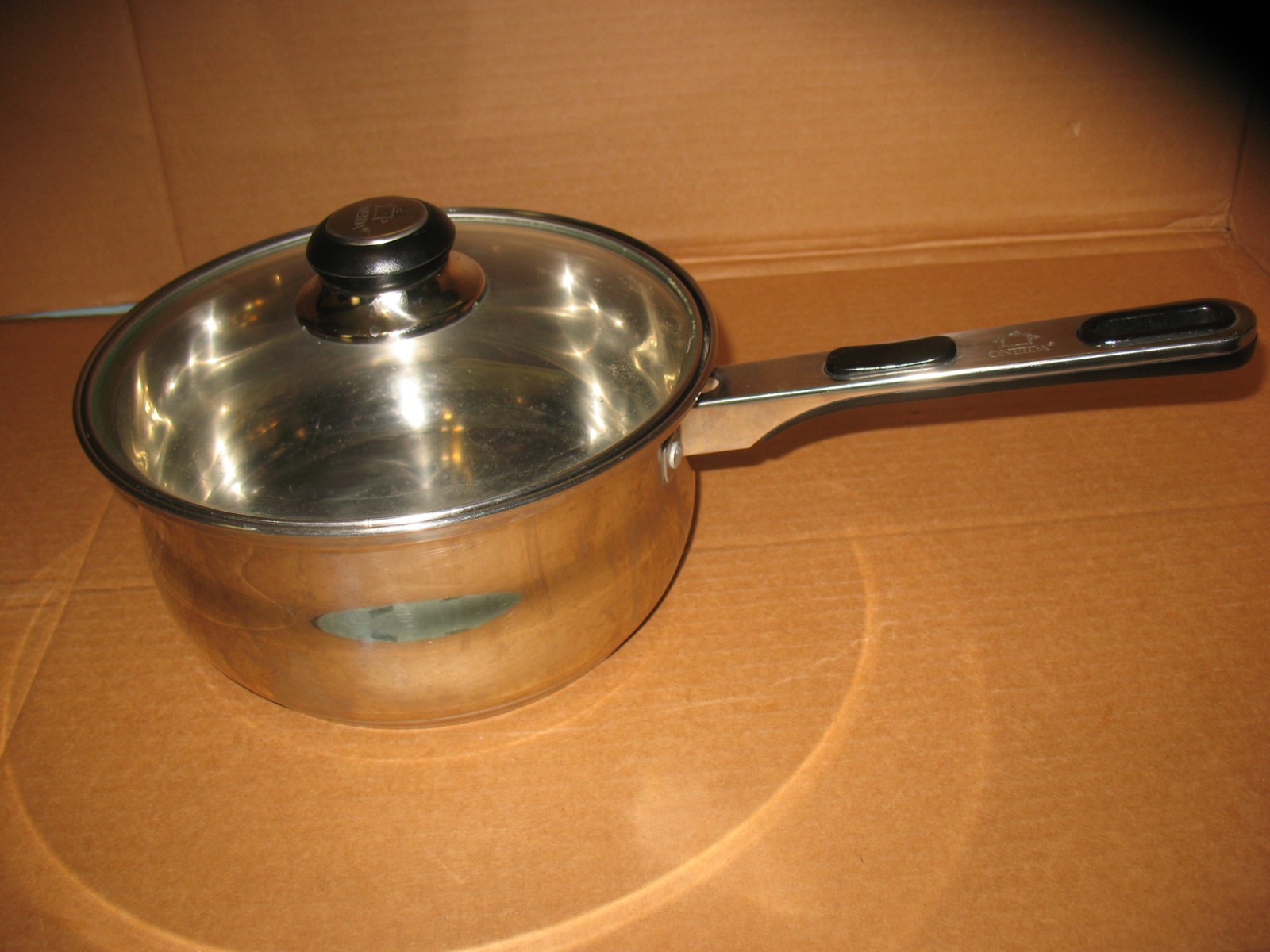 Oneida Immaculate 18/10 Stainless Steel 3 Quart Saucepan With Lid