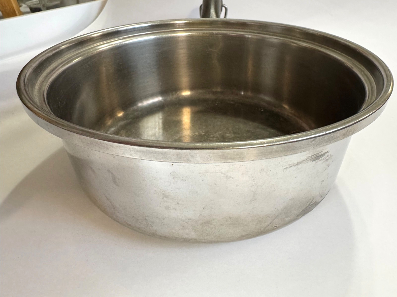 Saladmaster T304S 8″ 1.5Qt Tri-Clad Sauce Pan – No Lid – Cracked Handle – AS-IS