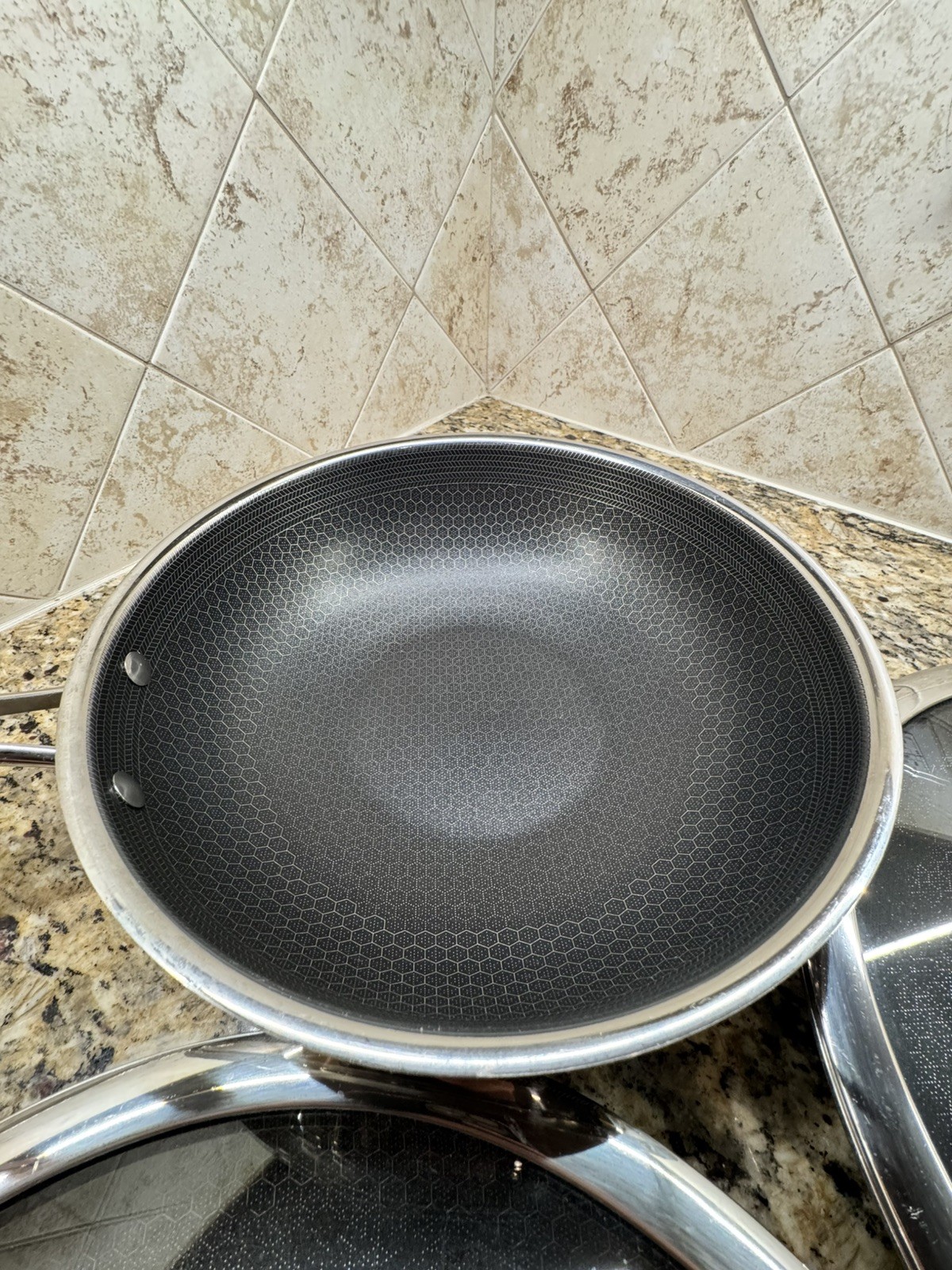 HexClad Hybrid 7-Piece Cookware Fry Pan Set 8” 10” 12” w/Lids & 12” Wok – USED
