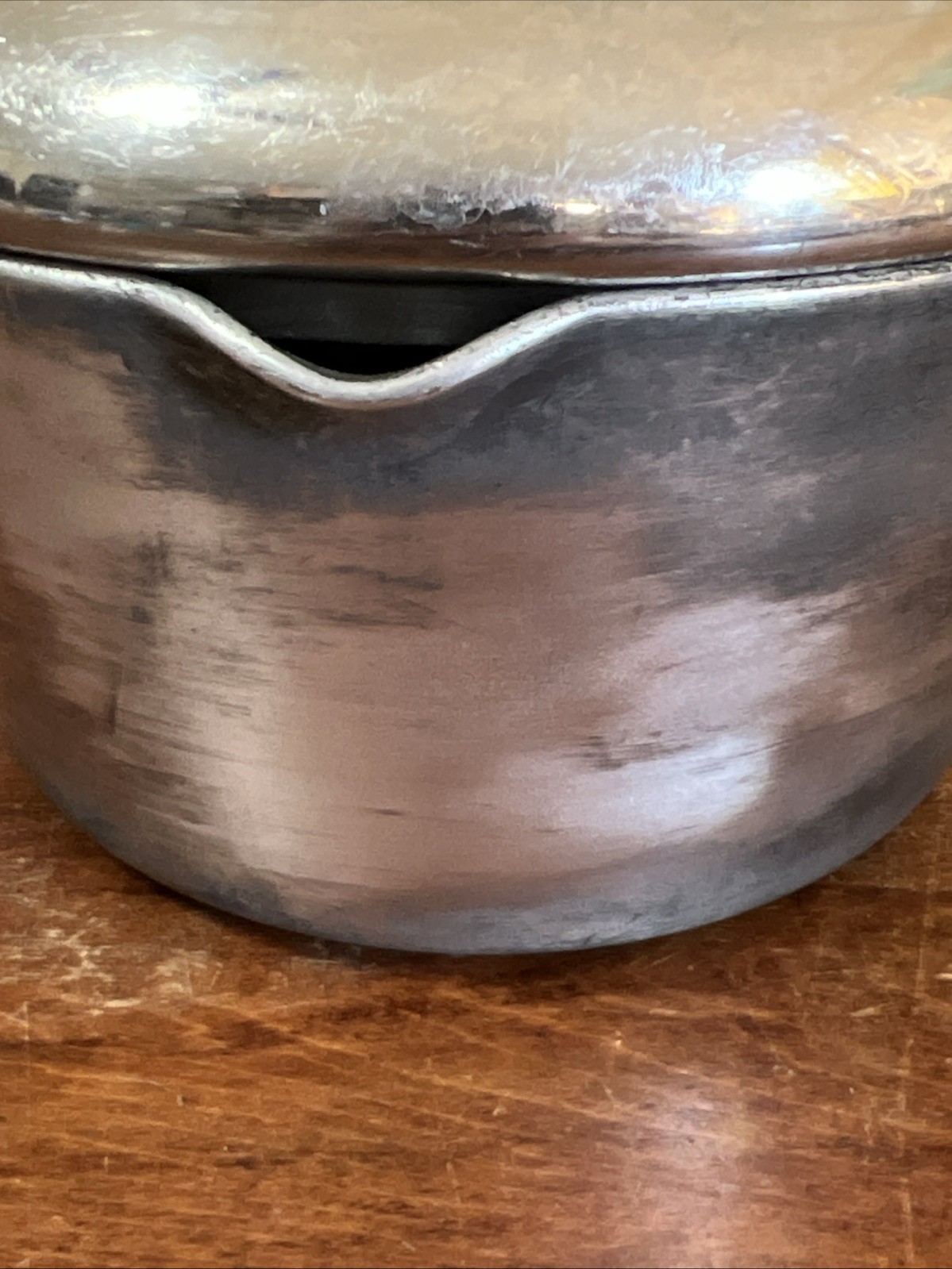 Circulon 2.5 Quart 2.4 L ~ Anodized Non-Stick Sauce Pan w/Lid ~Double Spout~READ