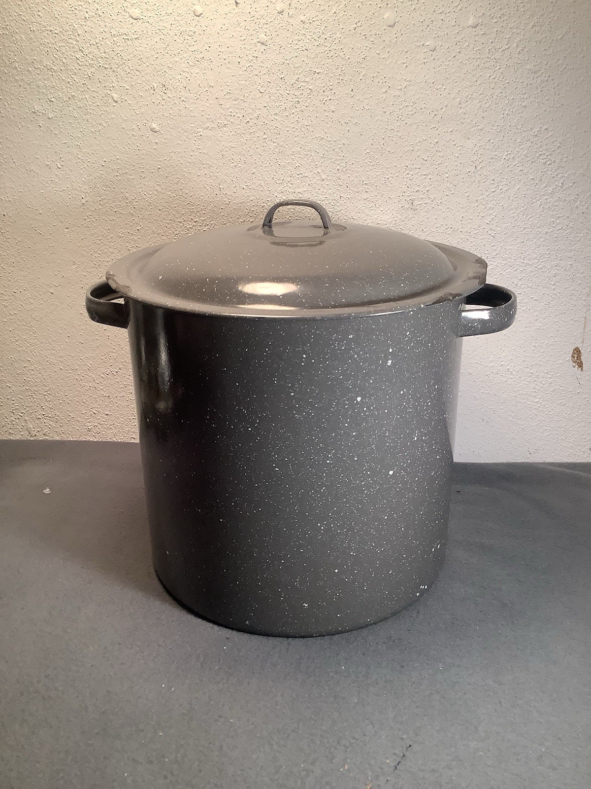Gray Speckled Enamel on Steel Granite Ware Stock Pot W/ Lid Large 15.5 Quarts