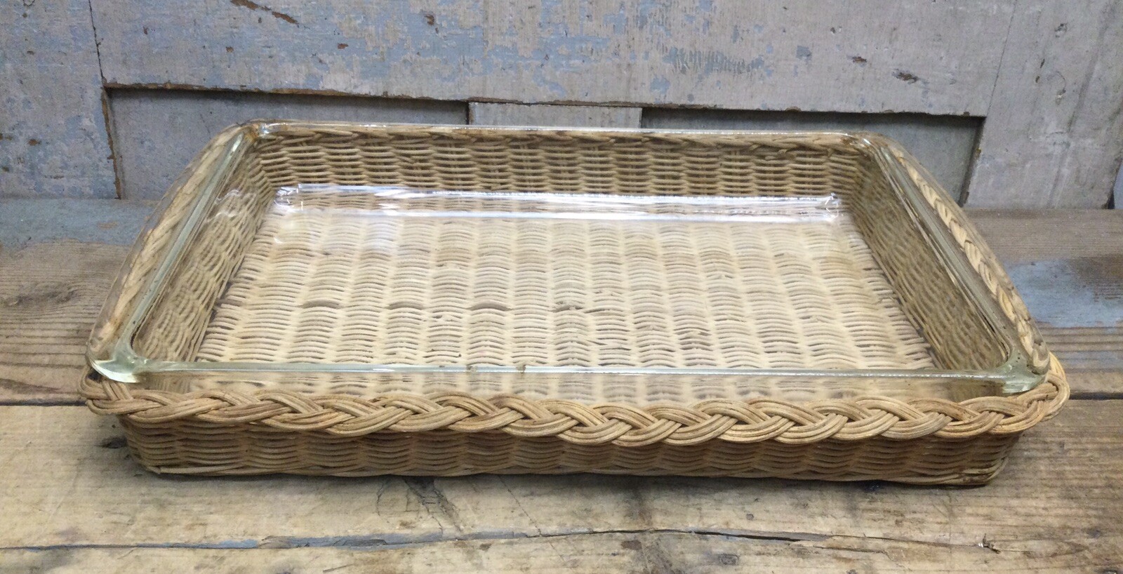 Vintage PYREX 233 clear casserole, baking dish w/ wicker basket carrier 13.5x9x2