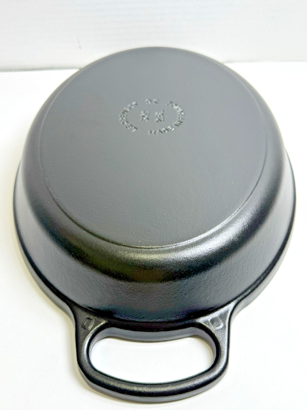 LE CREUSET 3 QT 2.8L Signature Noir Matte Black Oval Cast Iron Baker Enameled
