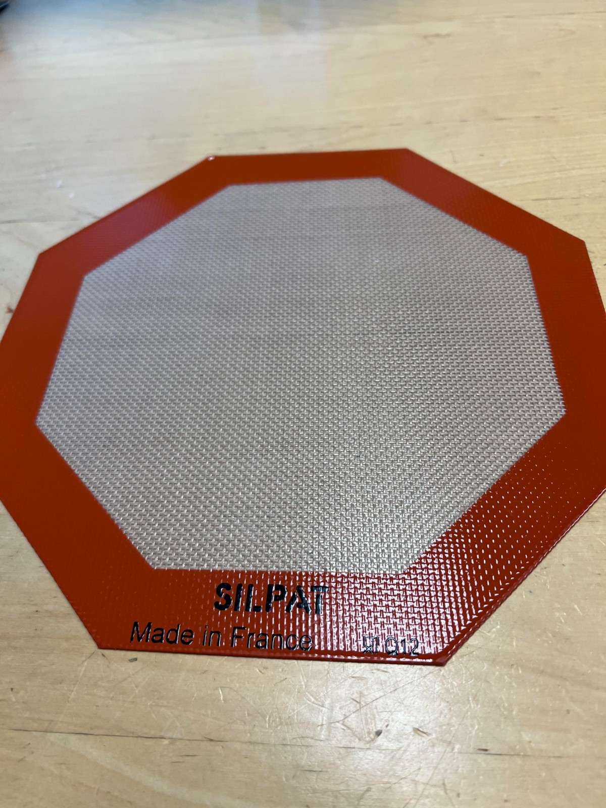 Silpat Octogonal Microwave Size Baking Mat – 10 1/4″ AE260260-02 – (2 mats)