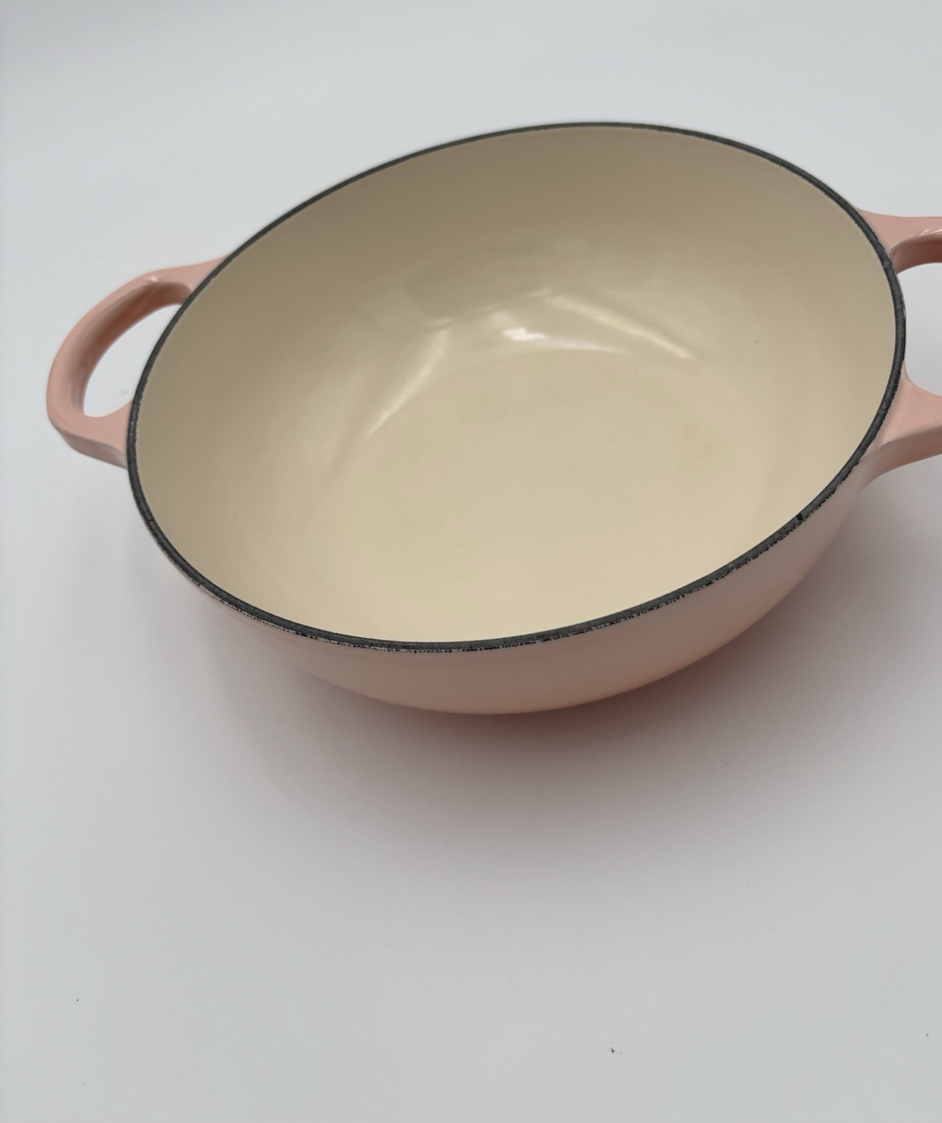 Le Creuset Signature Enameled Cast Iron French Oven ~ 2.5 Qt ~ Peche ~ Read