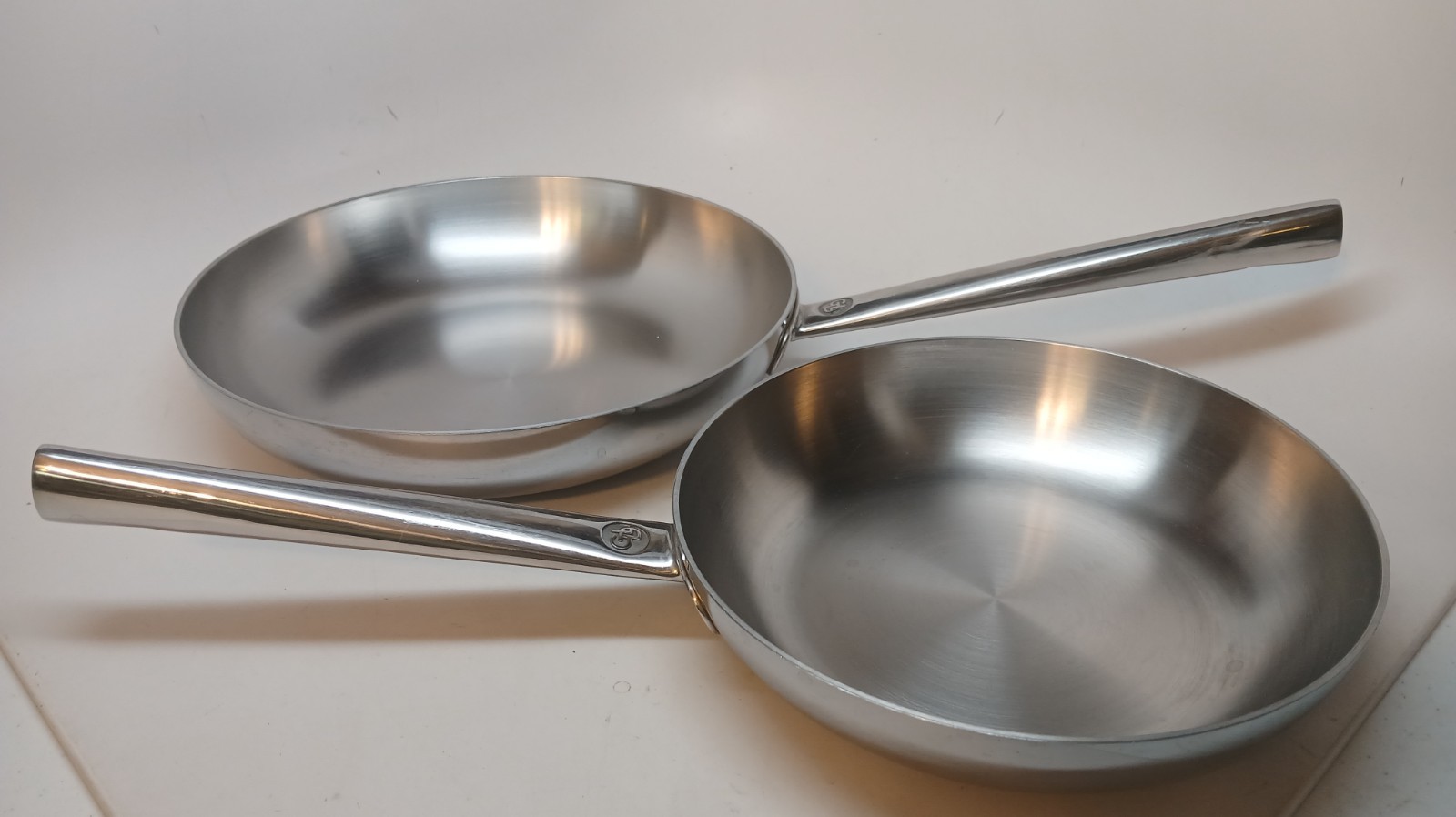 Set of 2 Giada De Laurentis GDL 8″ – 9.5″Stainless SAUTE / FRYING/ SKILLET PANS