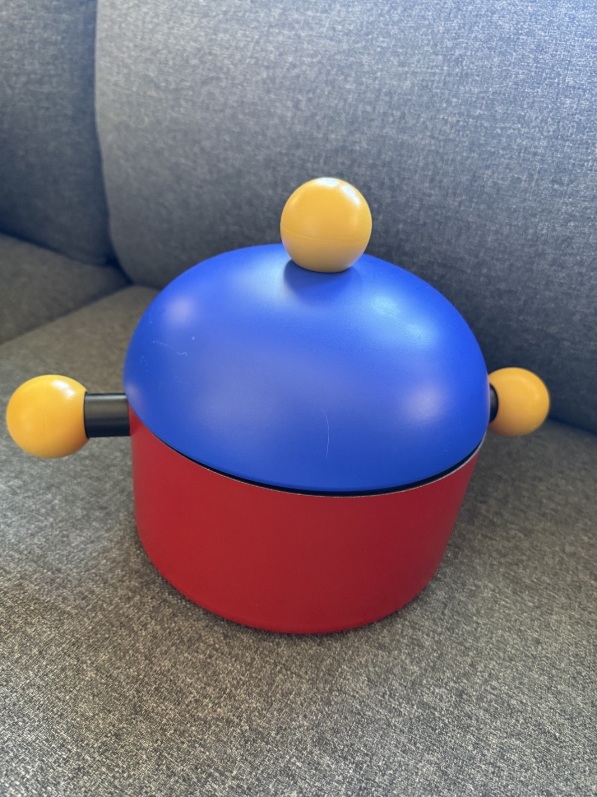 TVS SpA MoMA Bubble Pot Casserole Blue / Red / Yellow