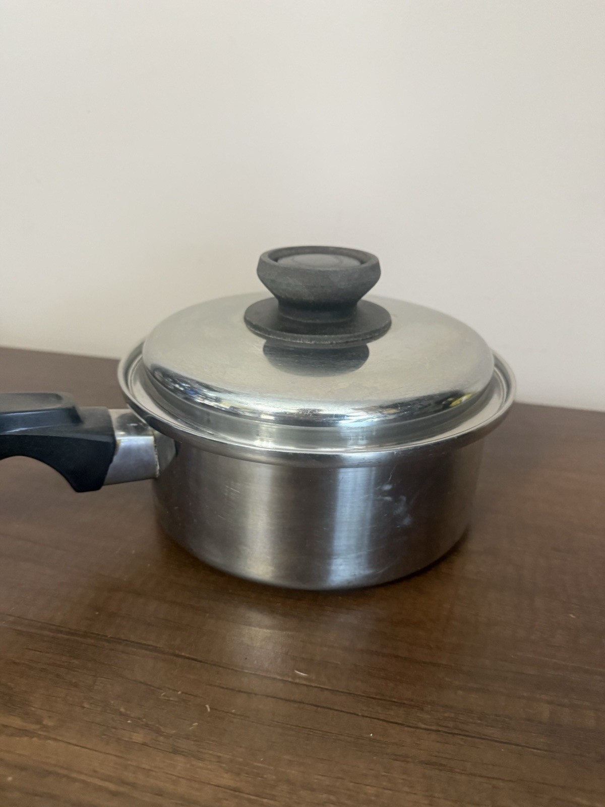 Royal Queen Multi Core 5 Ply Stainless Steel 8″ Sauce Pot 2 Qt Lid