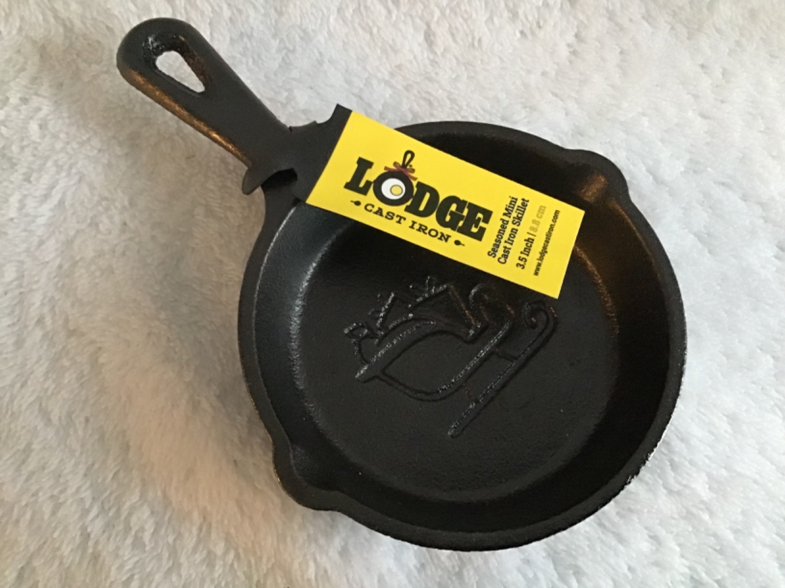 Lodge 3.5-Inch Mini Cast Iron Holiday Skillet, Sleigh Holiday Mini Skillet