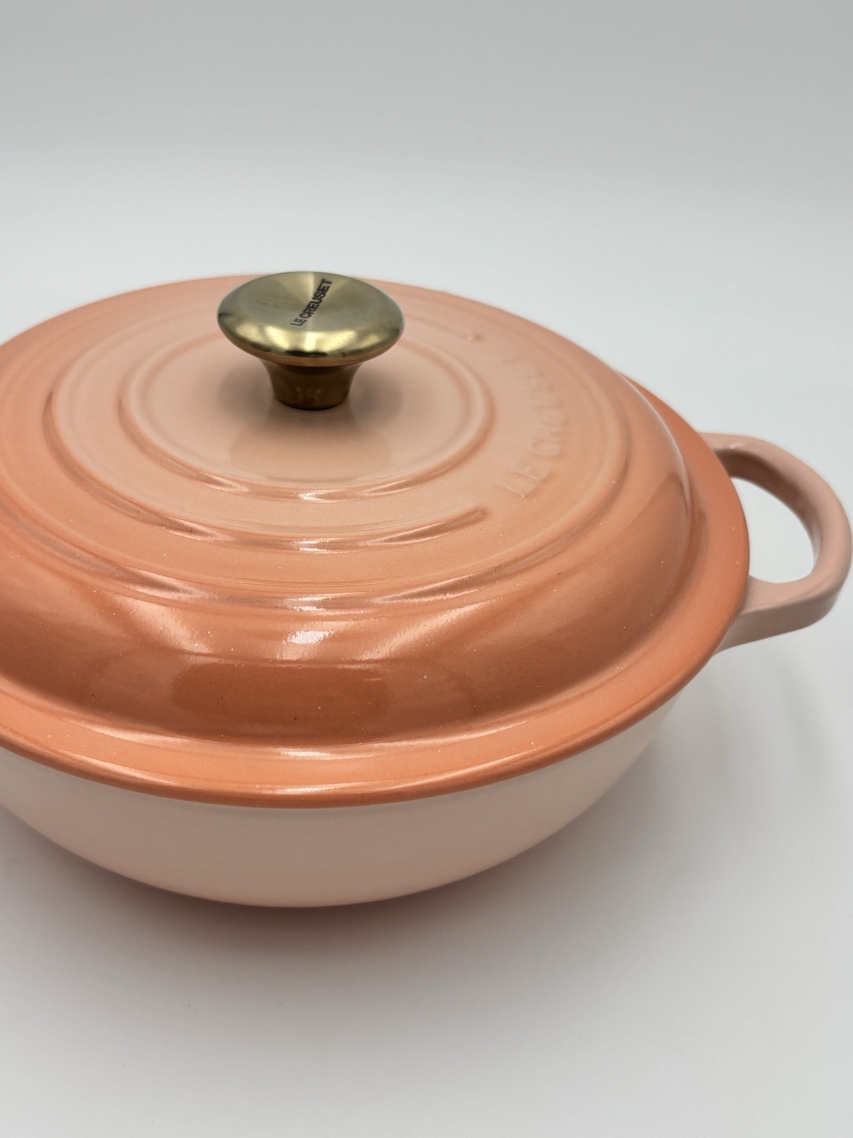 Le Creuset Signature Enameled Cast Iron French Oven ~ 2.5 Qt ~ Peche ~ Read