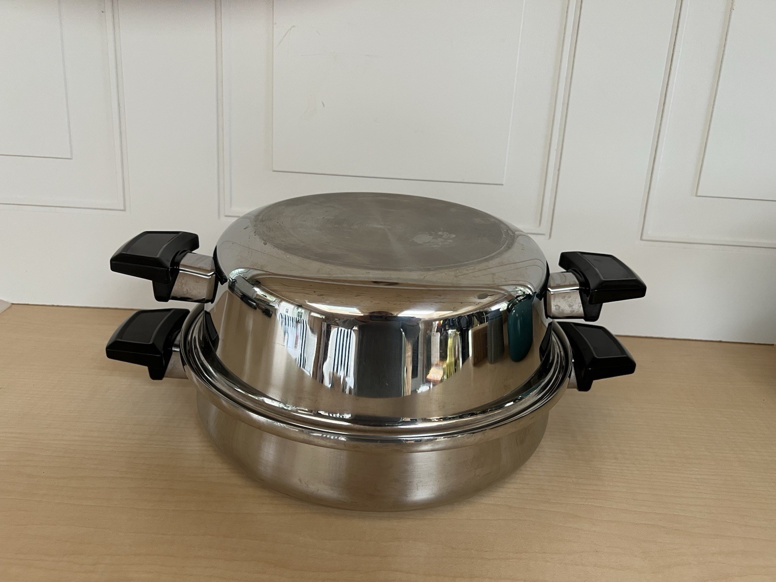 Vtg KITCHEN QUEEN T304 Multi Core 5 Ply Stainless Steel Large Domed Skillet/Pan