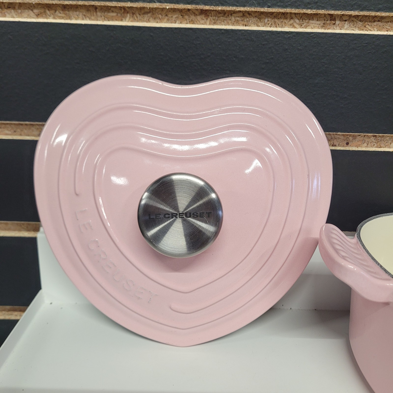 Le Creuset Cocotte D’amour Dish SHELL PINK 1L Heart shaped Cast Iron