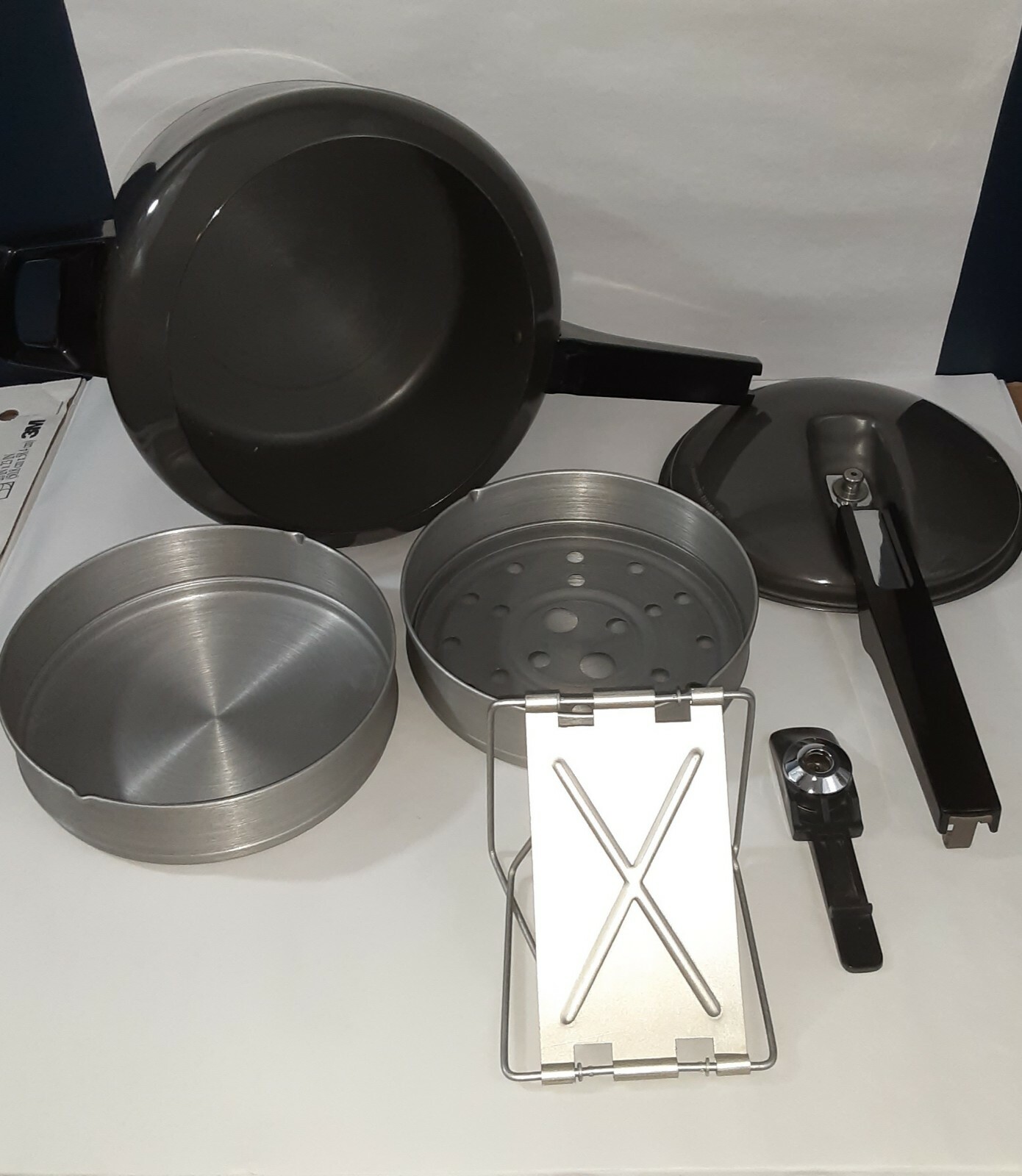 Hawkins Futura 5 liter Satilon finish Multi Function Pot 7 pc