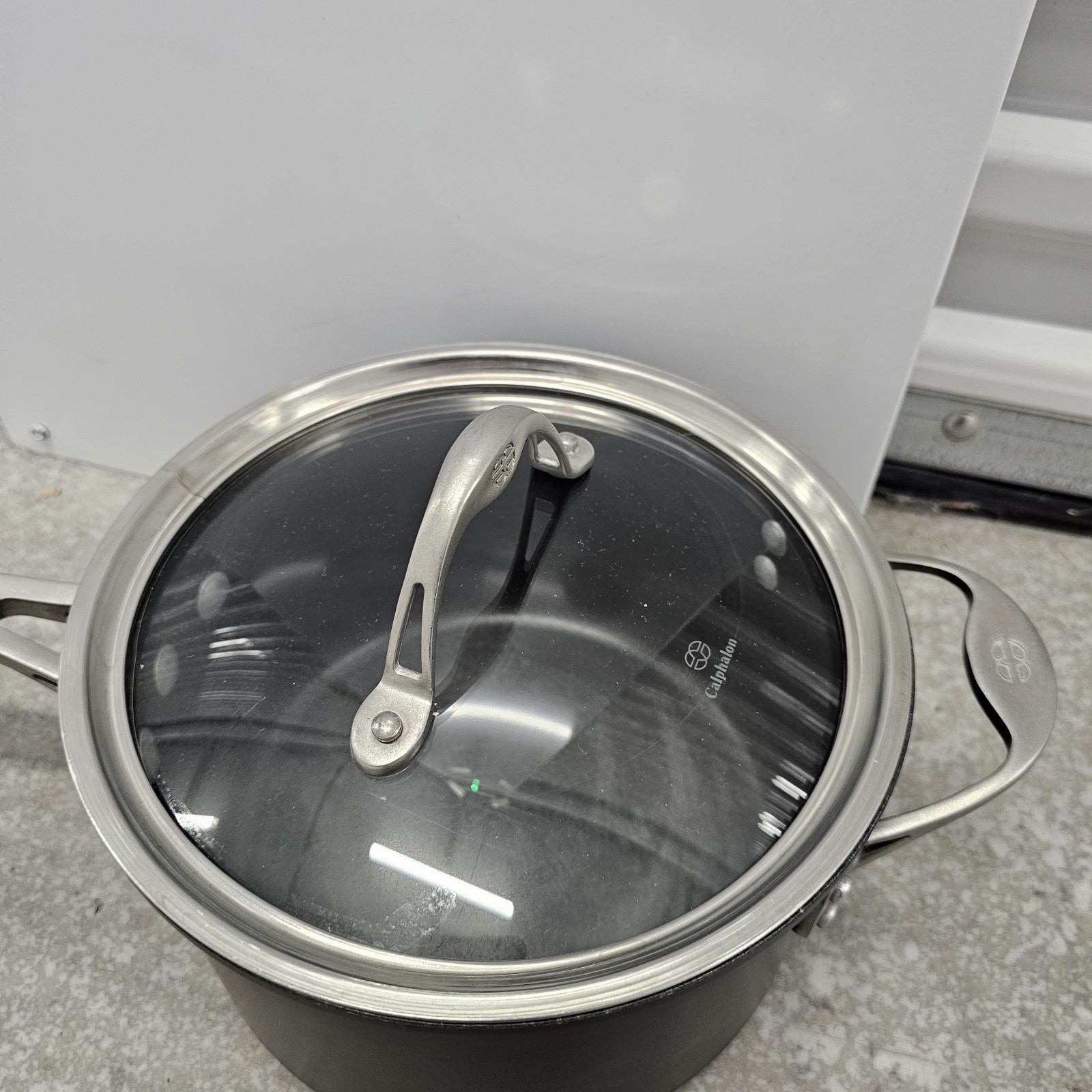 Calphalon Nonstick 4.5 QT Pot With Lid
