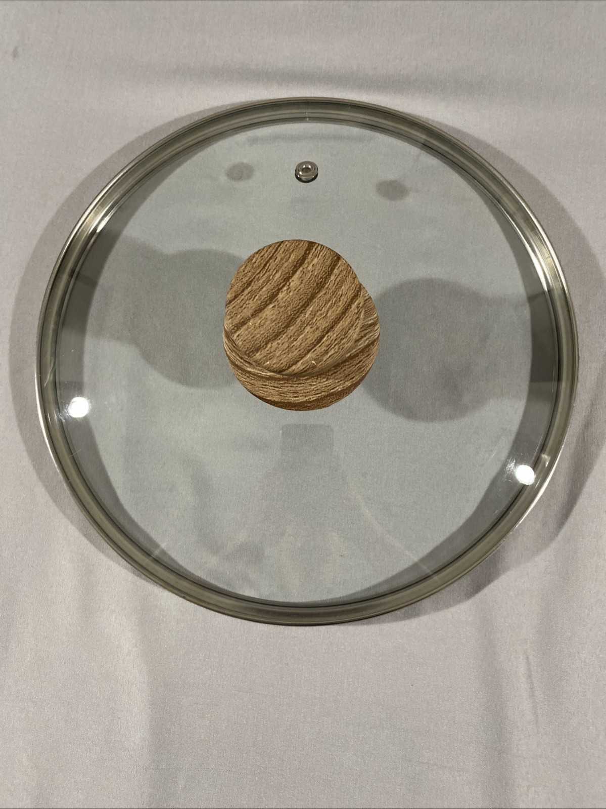 Vented Glass Replacement Lid – 10″ OD / 9.25” ID – Wood Look Plastic Ridged Knob