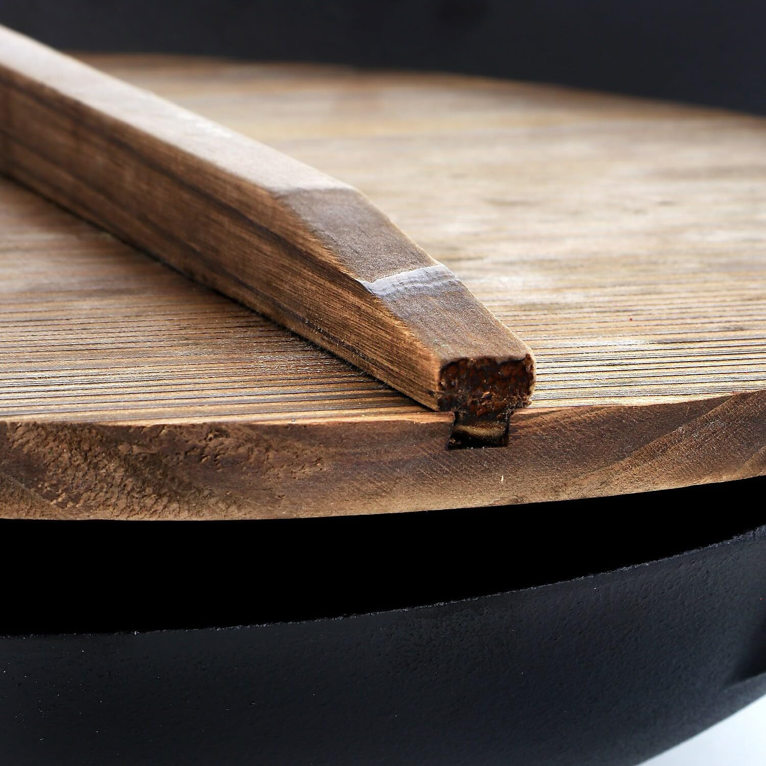 Megachef 2 Piece 14 Inch Heavy Duty Cast Iron Wok with Wood Lid