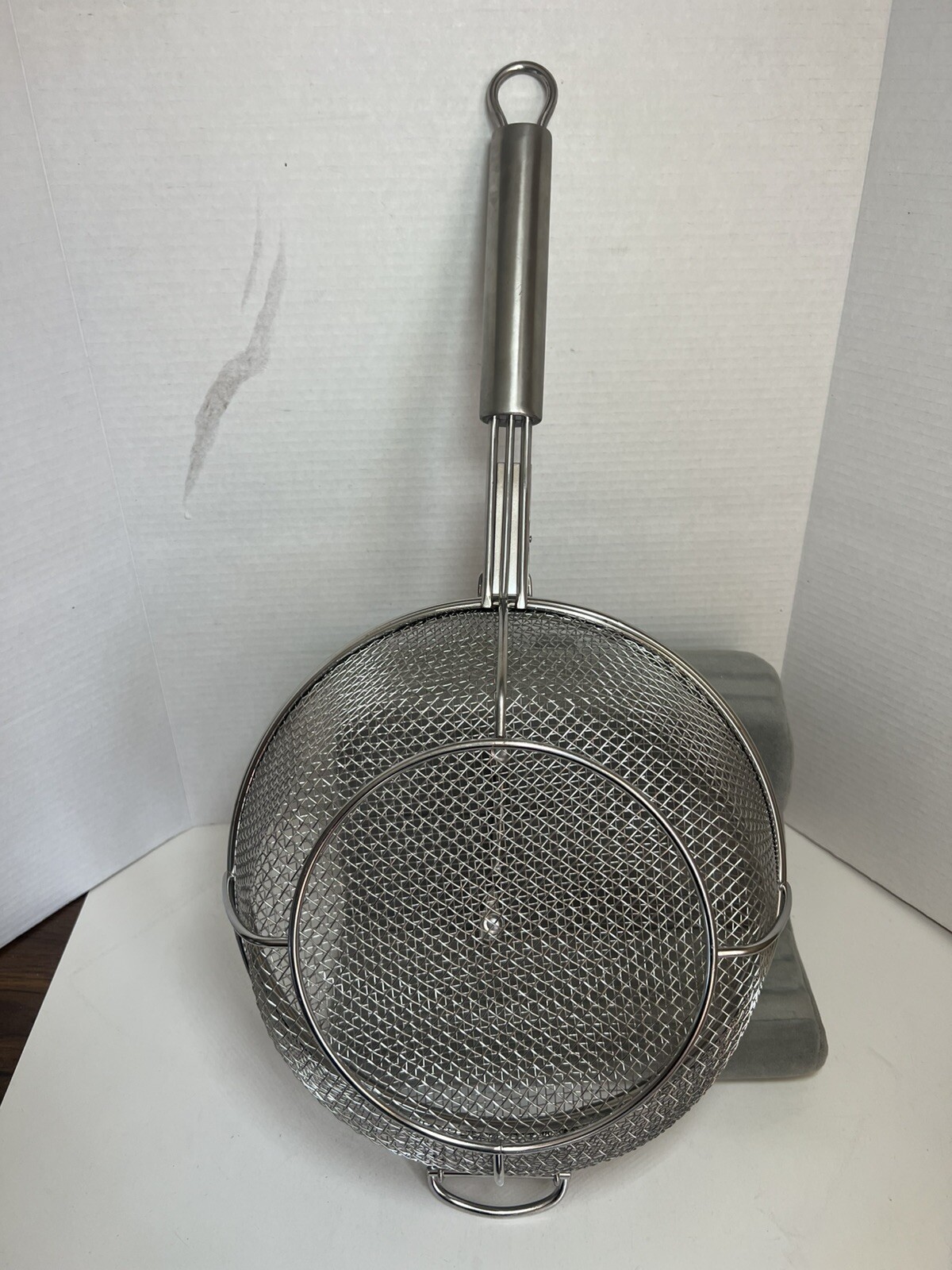 Technique Deep Fry Basket With Handle & Locking Lid 11.75″ Diameter