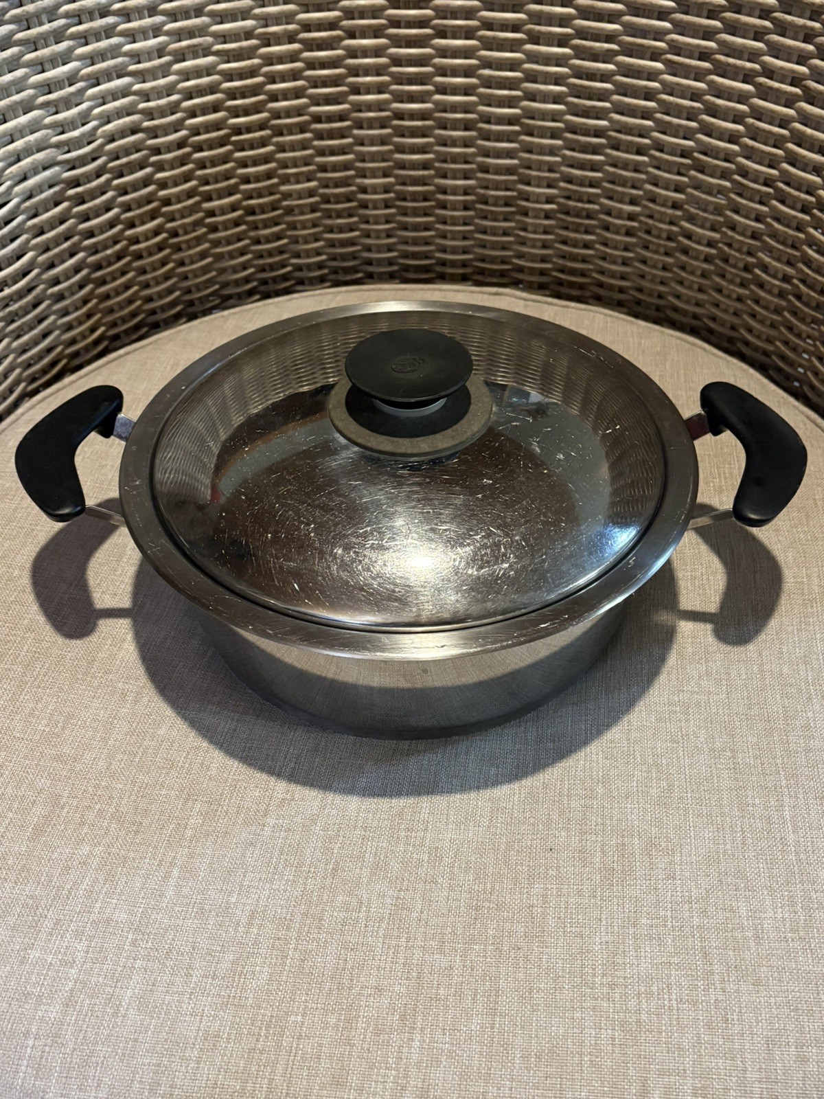 AMC Cookware 11″ diameter Saute pan pot with lid 3 quarts+