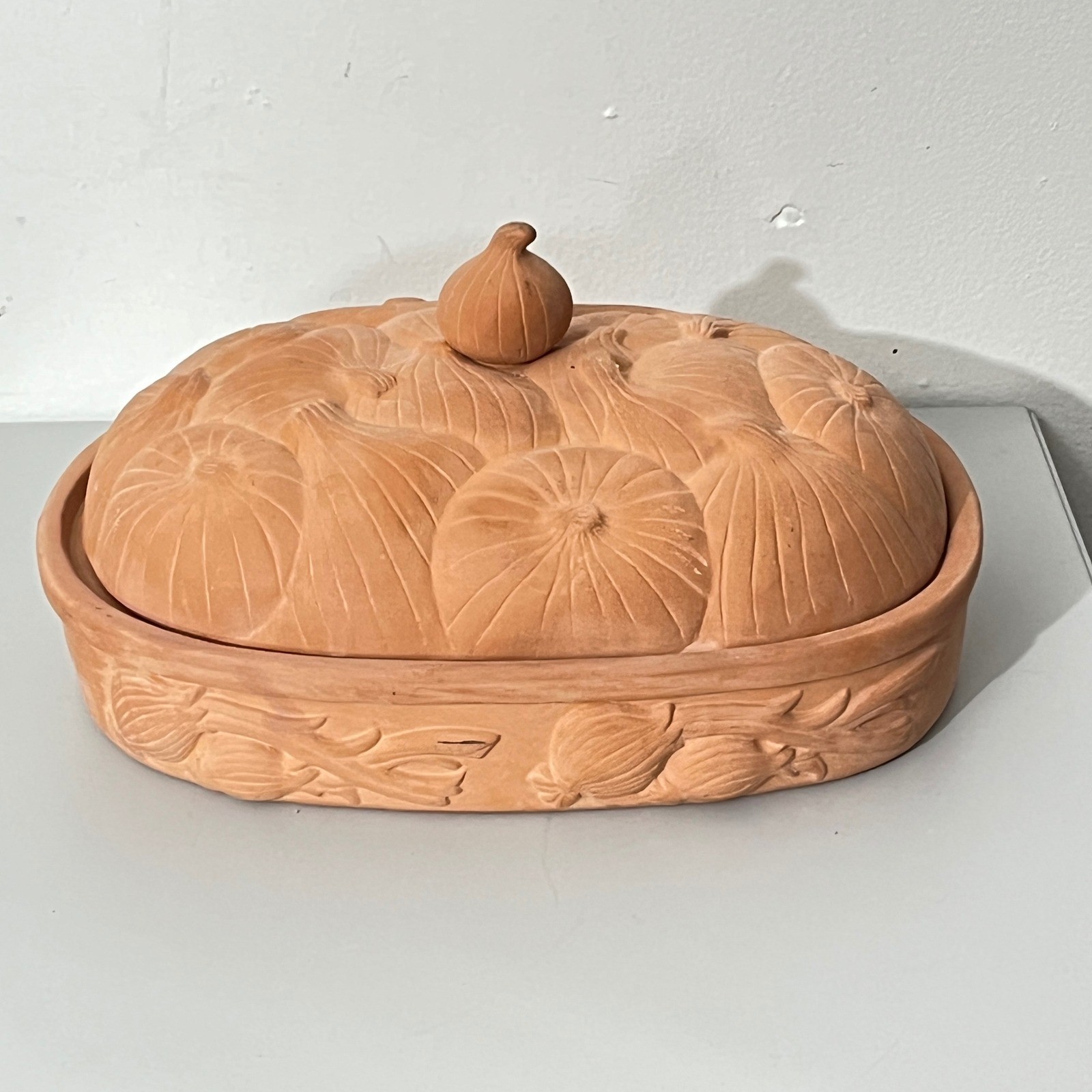 Boston Warehouse Terracotta Onion Baker Orange Vintage 1994 Embossed