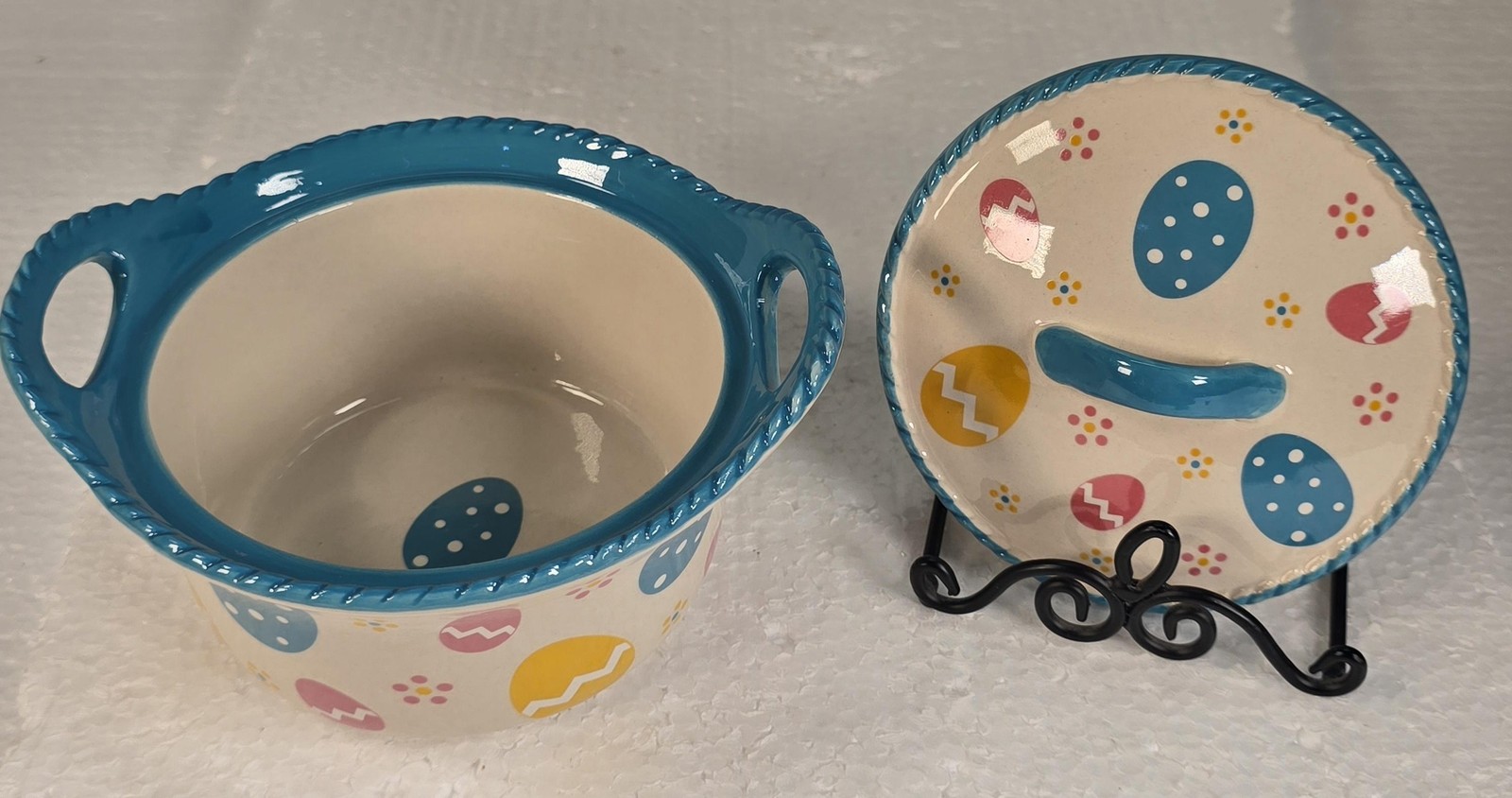 Temp-tations Tara Easter Egg Covered Dish Blue Handles Small 16oz Ceramic Spring