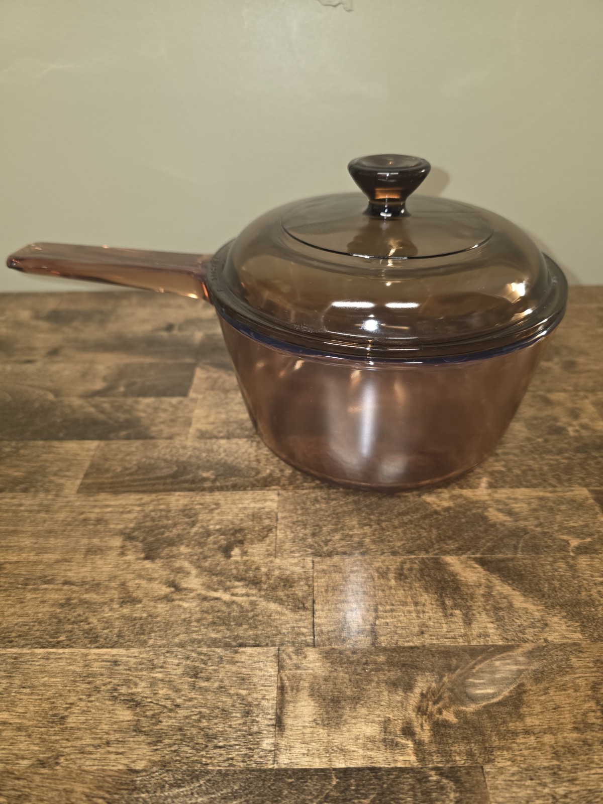 Corning Vision Ware 1 Liter Amber Sauce Pan With Lid Pouring Spout Made in USA